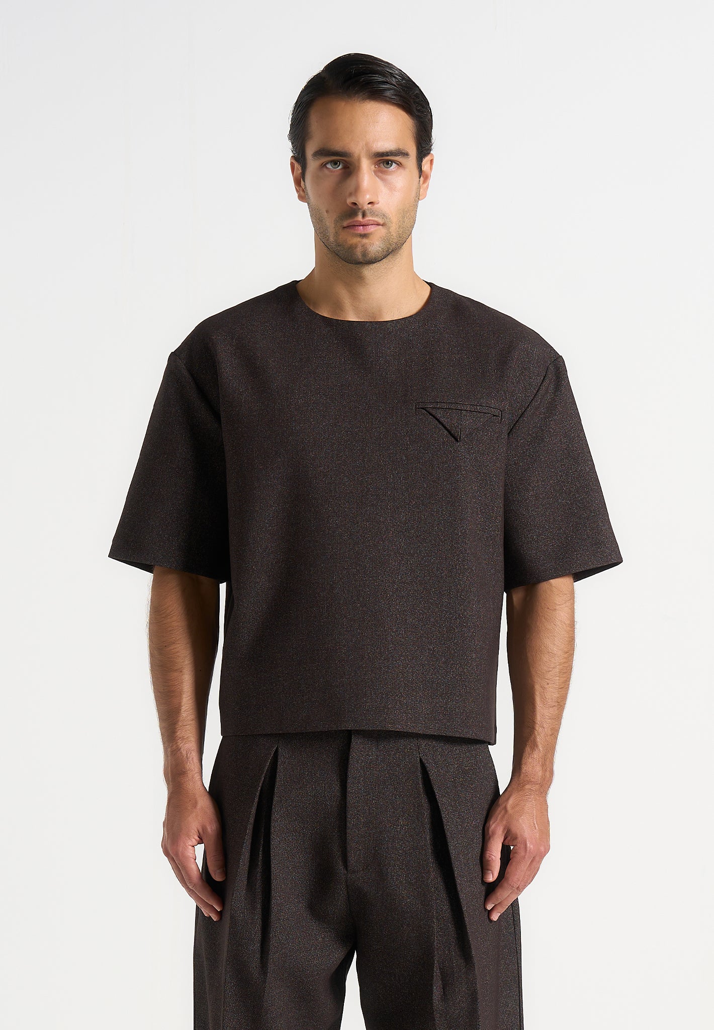 Leon - Boxy Cropped Hatched T-Shirt - Dark Brown