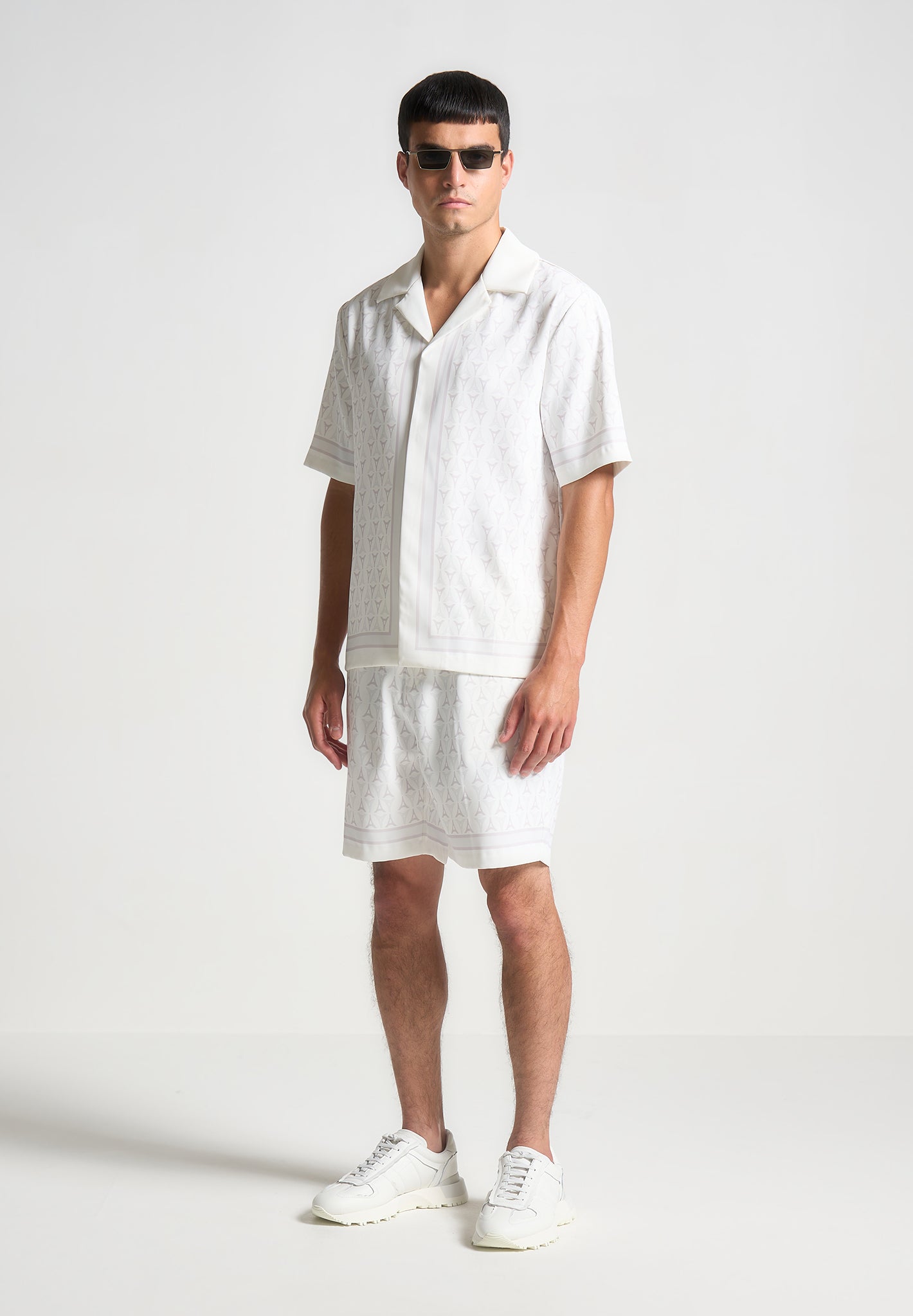 eiffel-monogram-shorts-white
