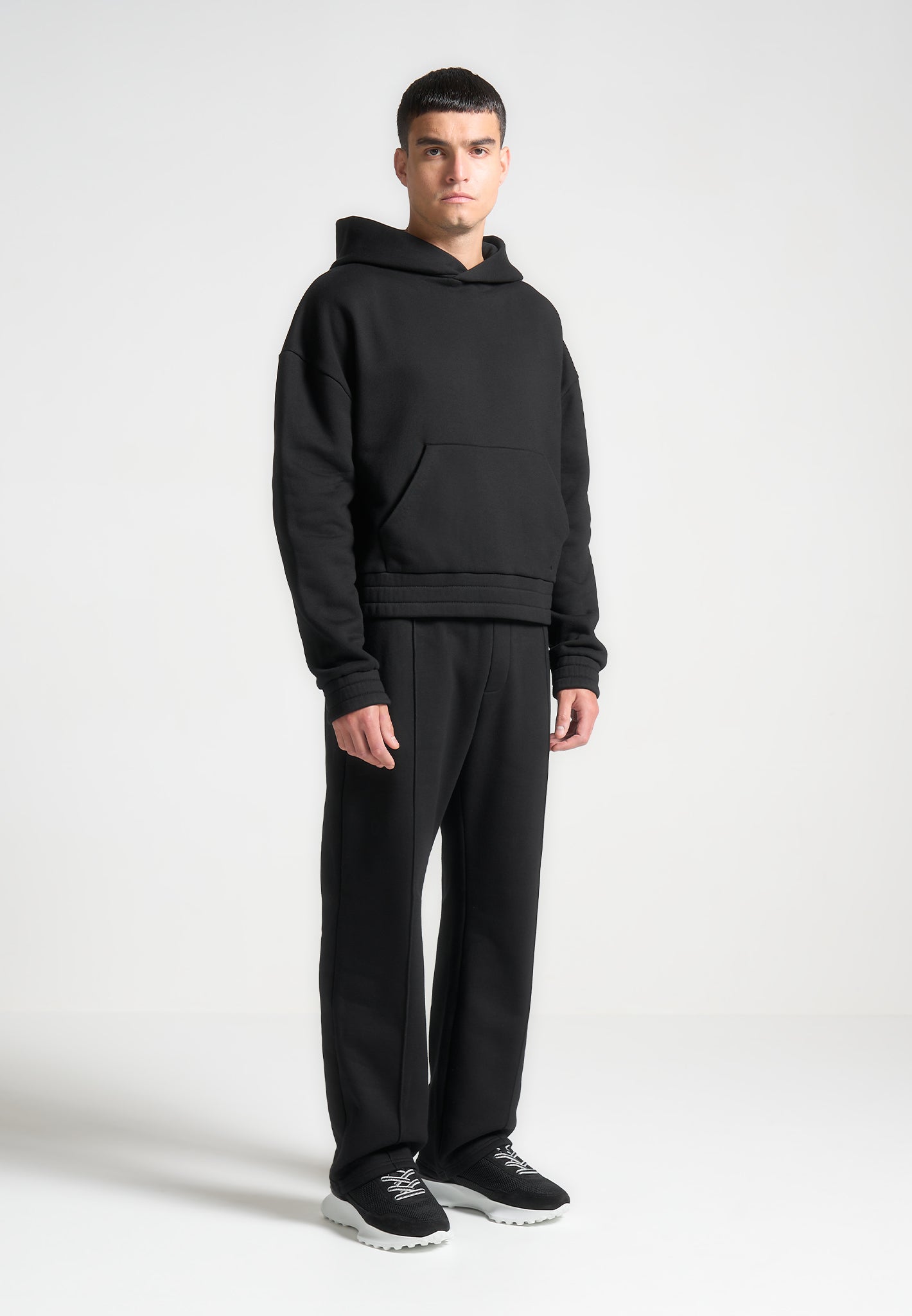eternel-cropped-hoodie-black