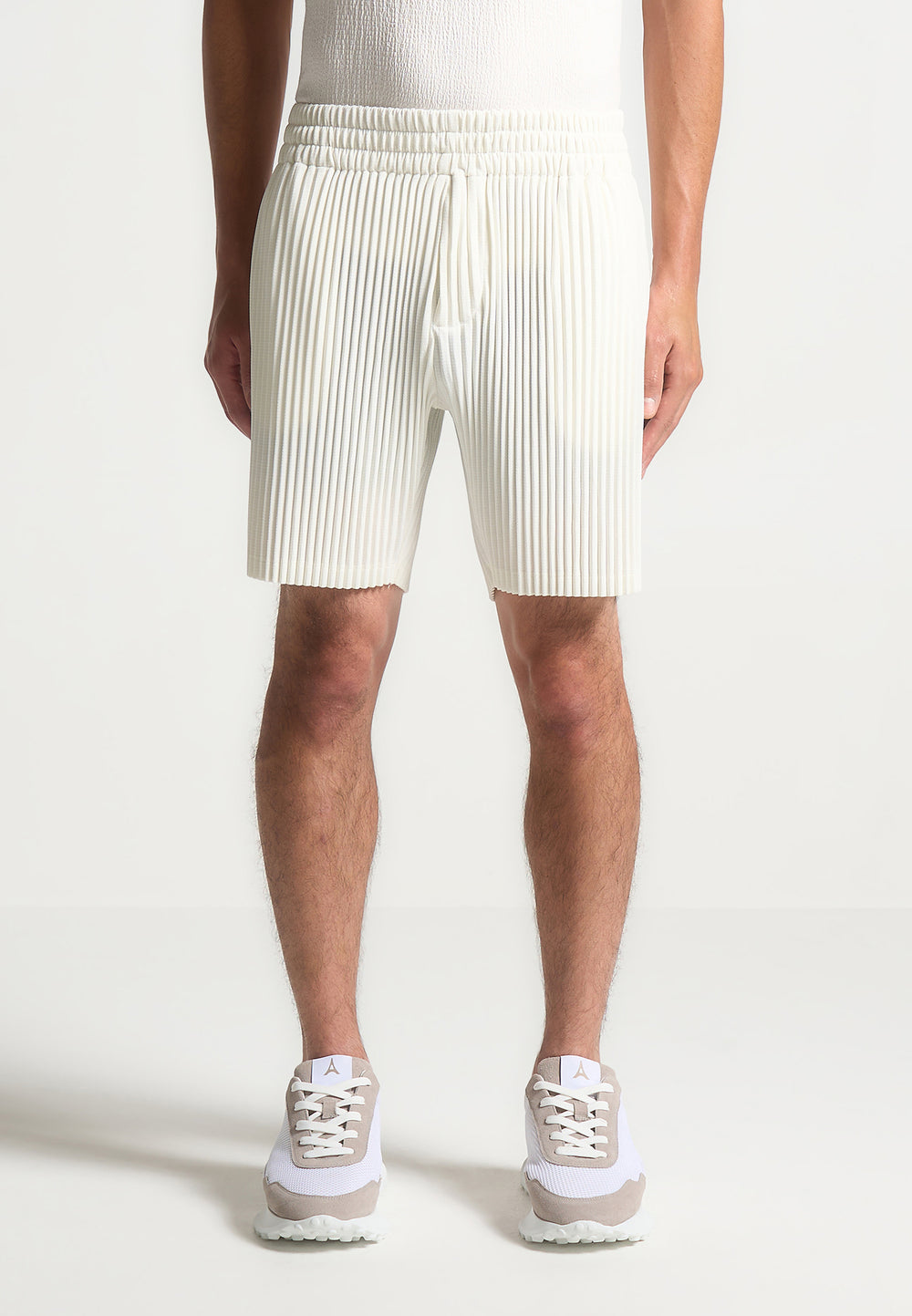 pleated-shorts-off-white