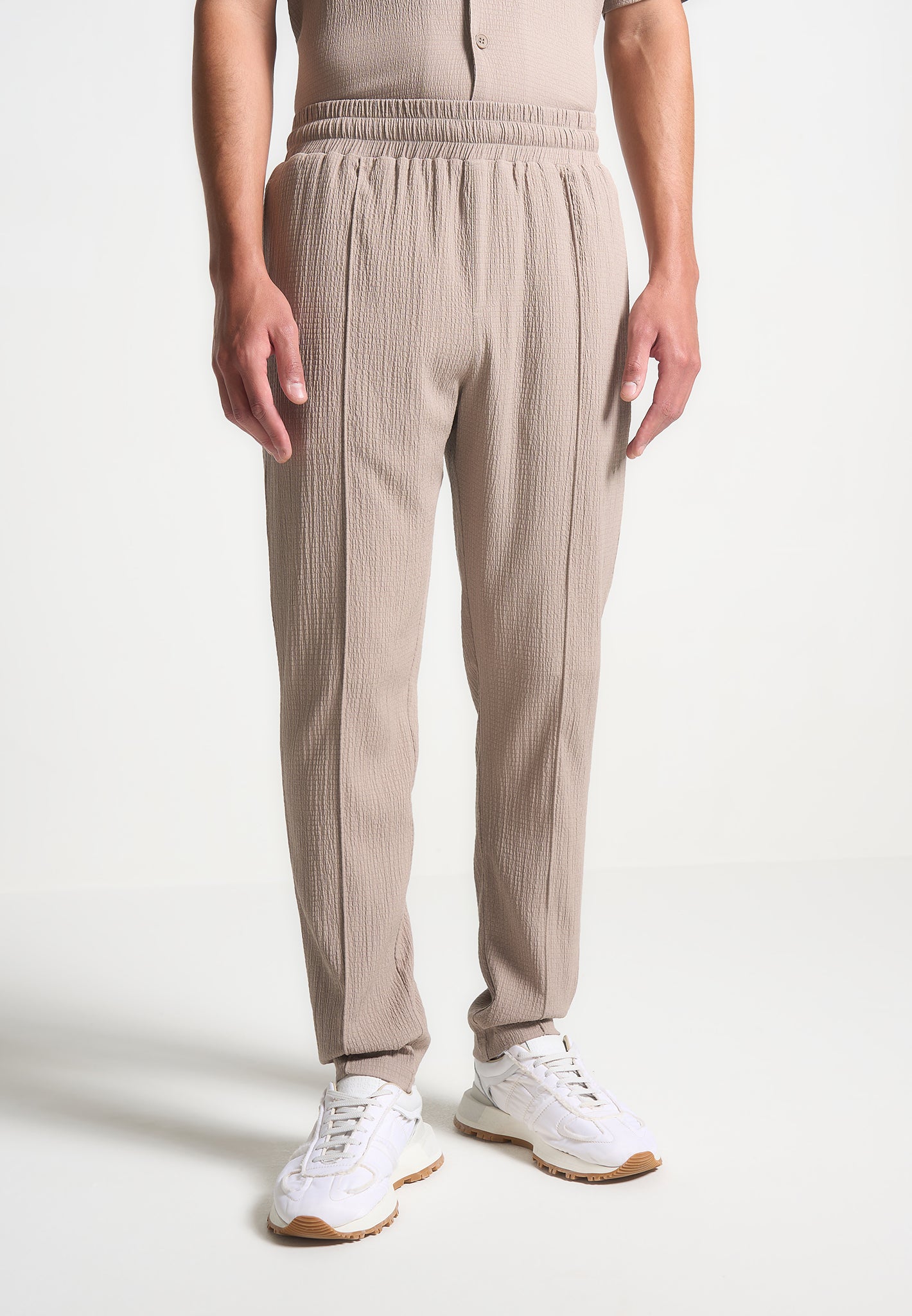 seersucker-tapered-trousers-taupe