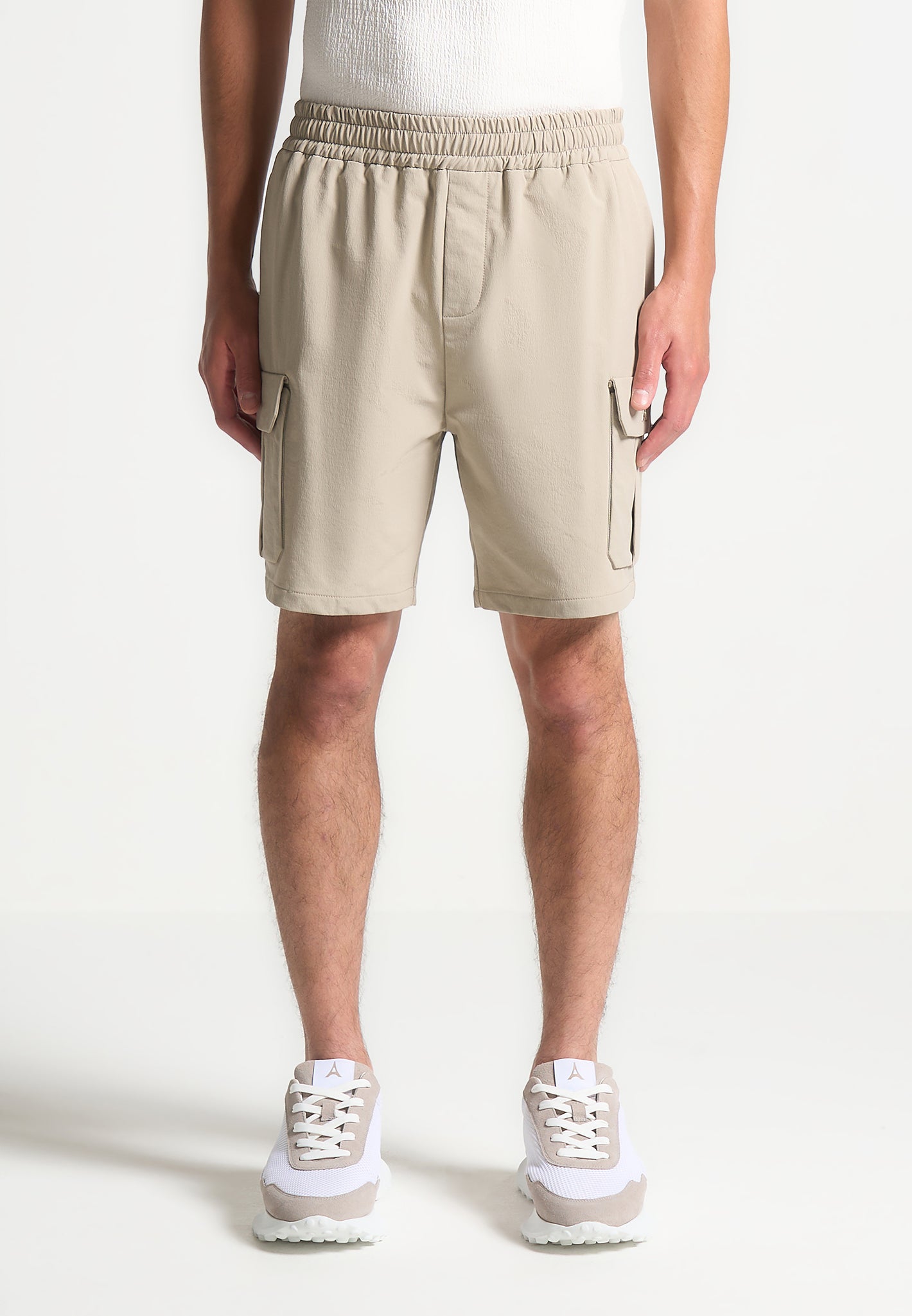 technical-cargo-shorts-taupe