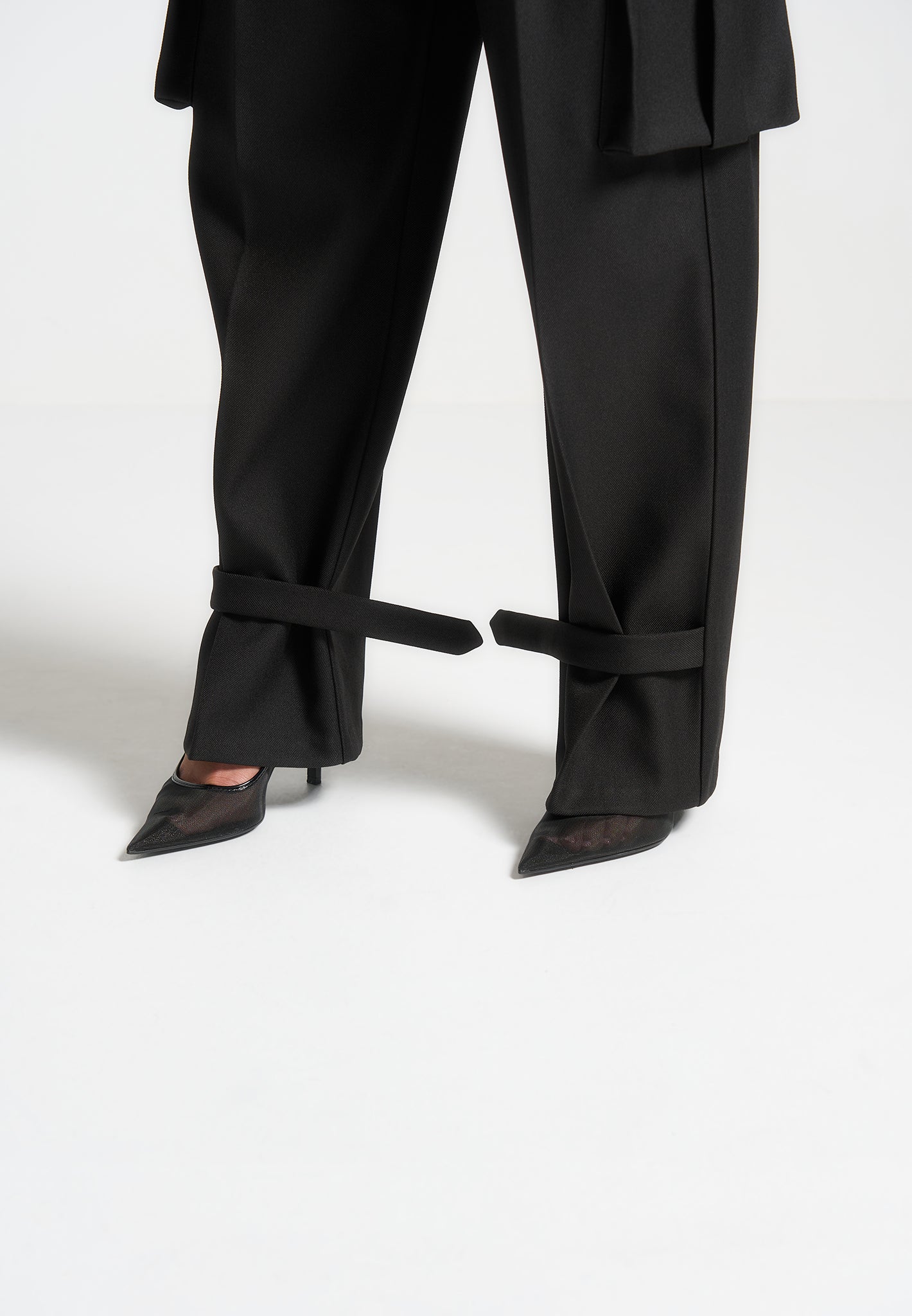 danielle-tailored-pleated-cargo-trousers-black