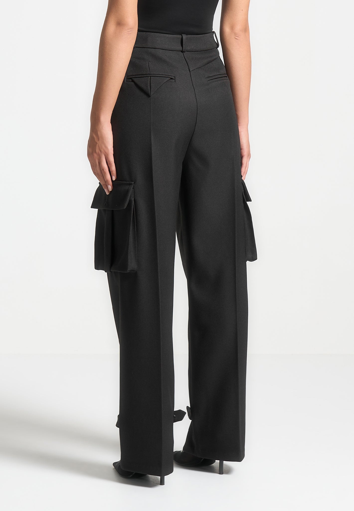 danielle-tailored-pleated-cargo-trousers-black