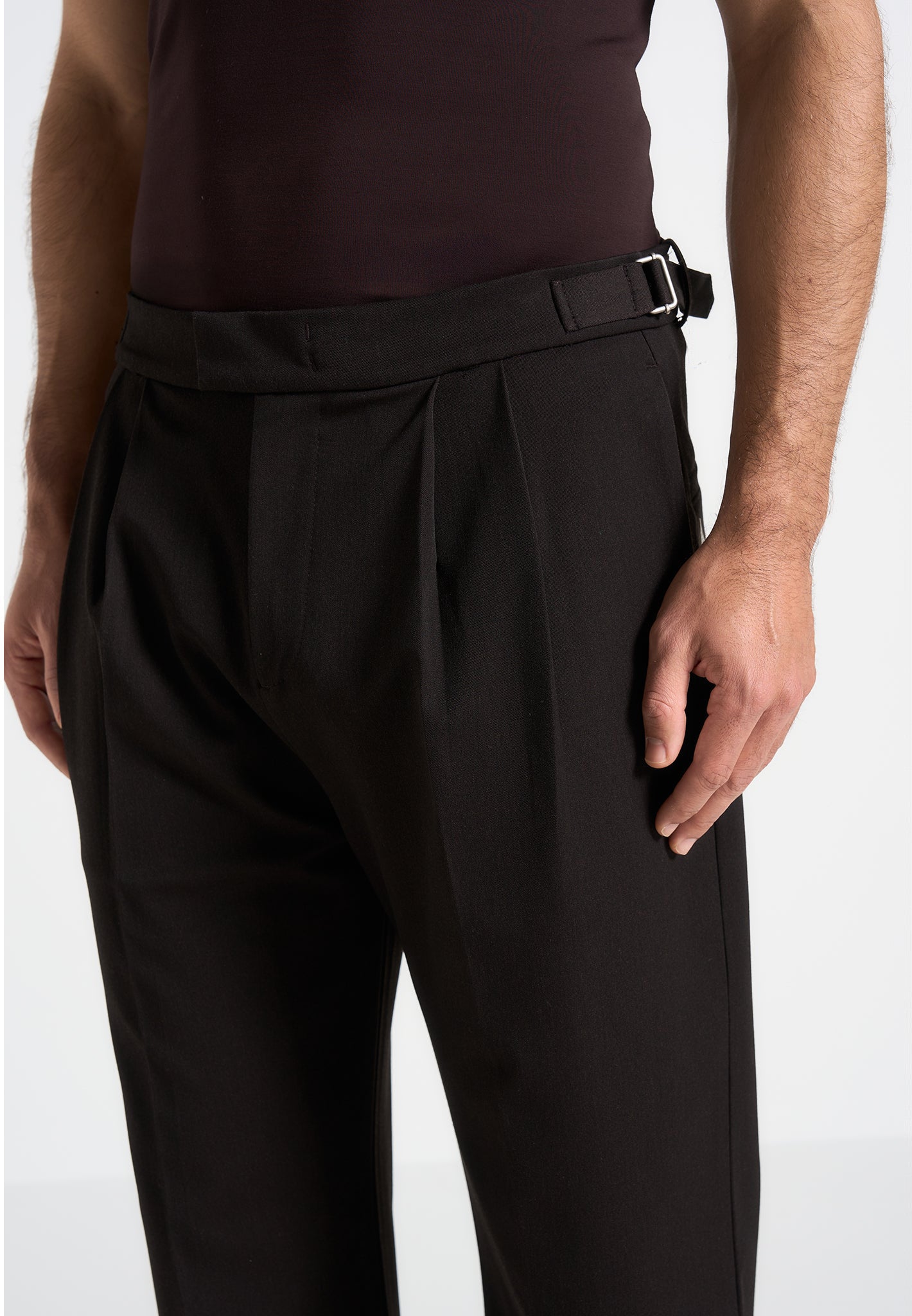 Pierre - Relaxed Fit Textured Pleated Tailored Trousers - Dark Brown 