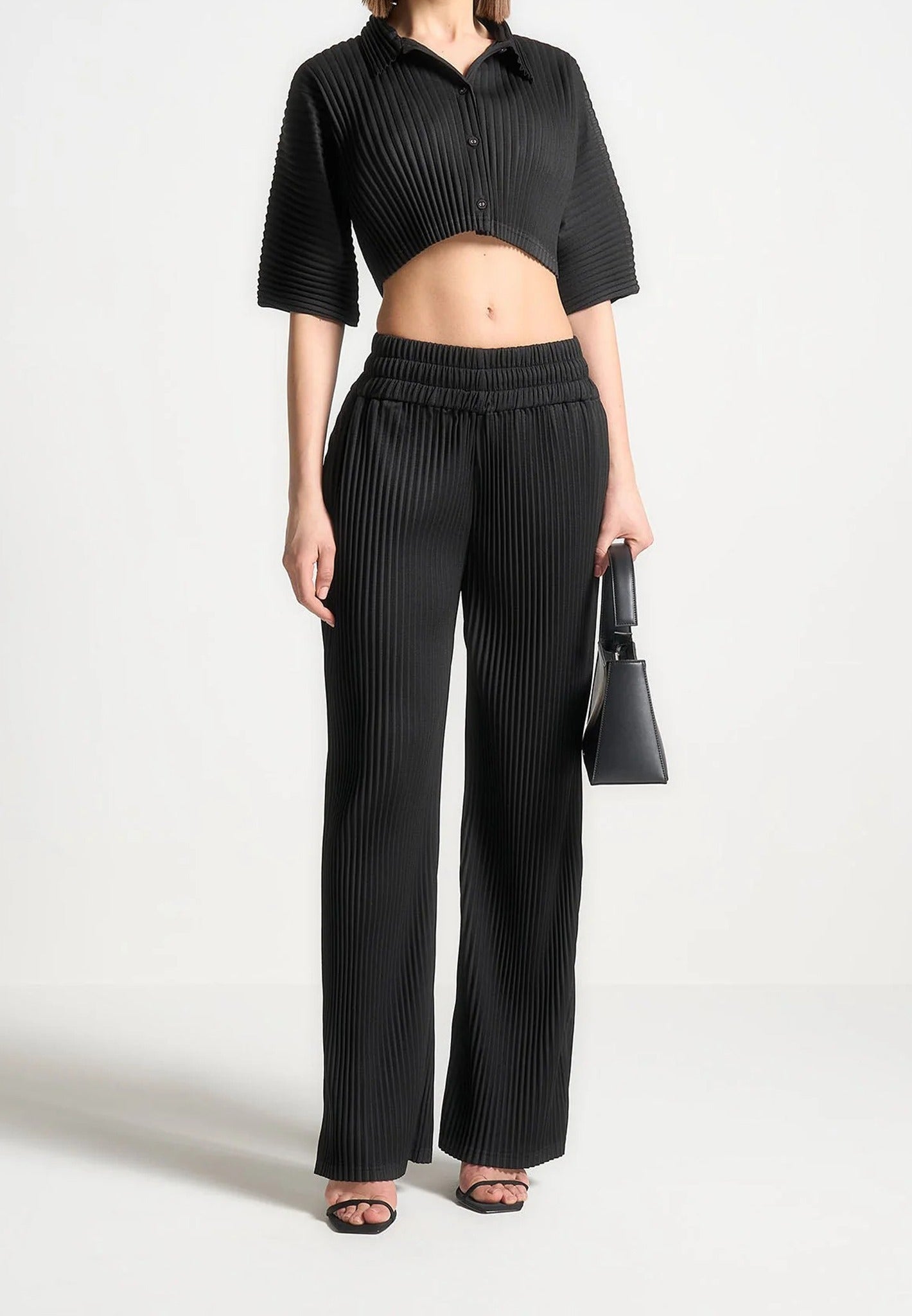 M⁠ona - Pleated Cropped Shirt - Black