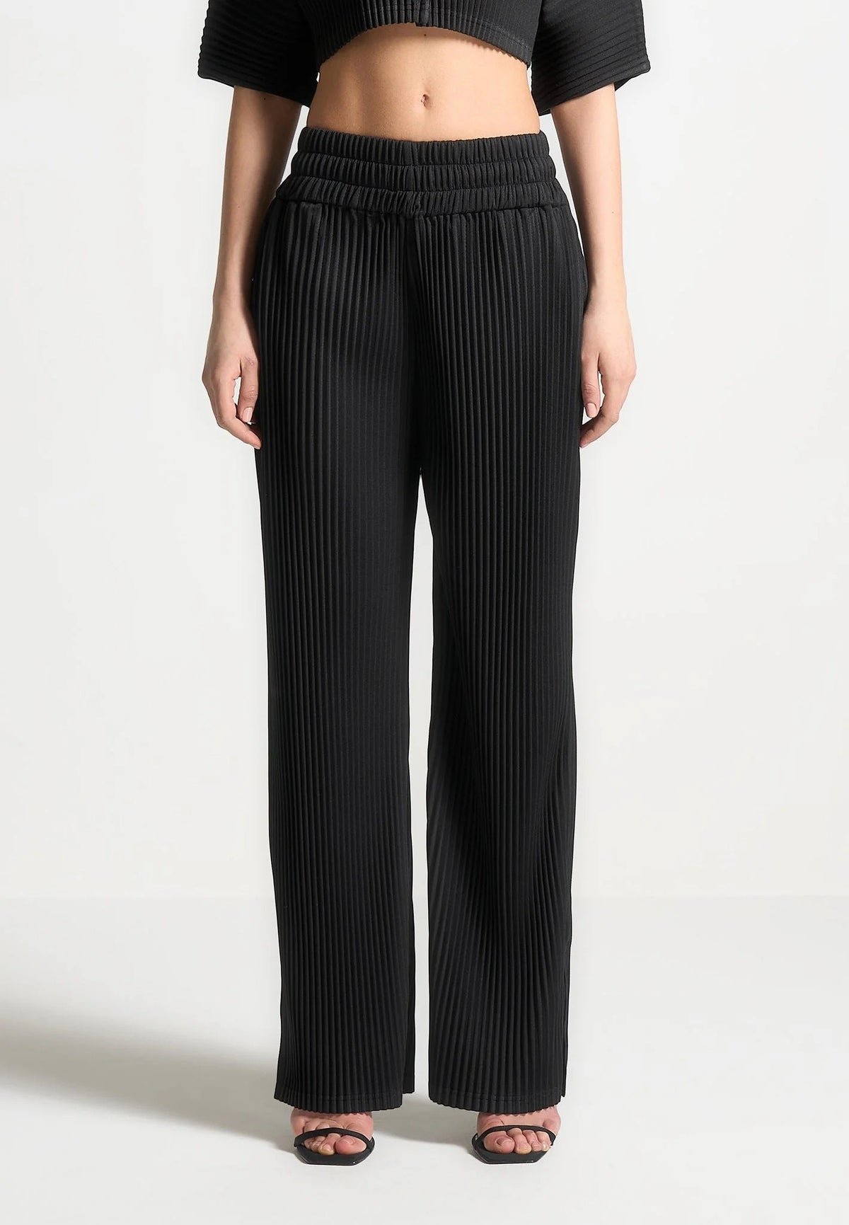 Lila - Pleated Trousers - Black