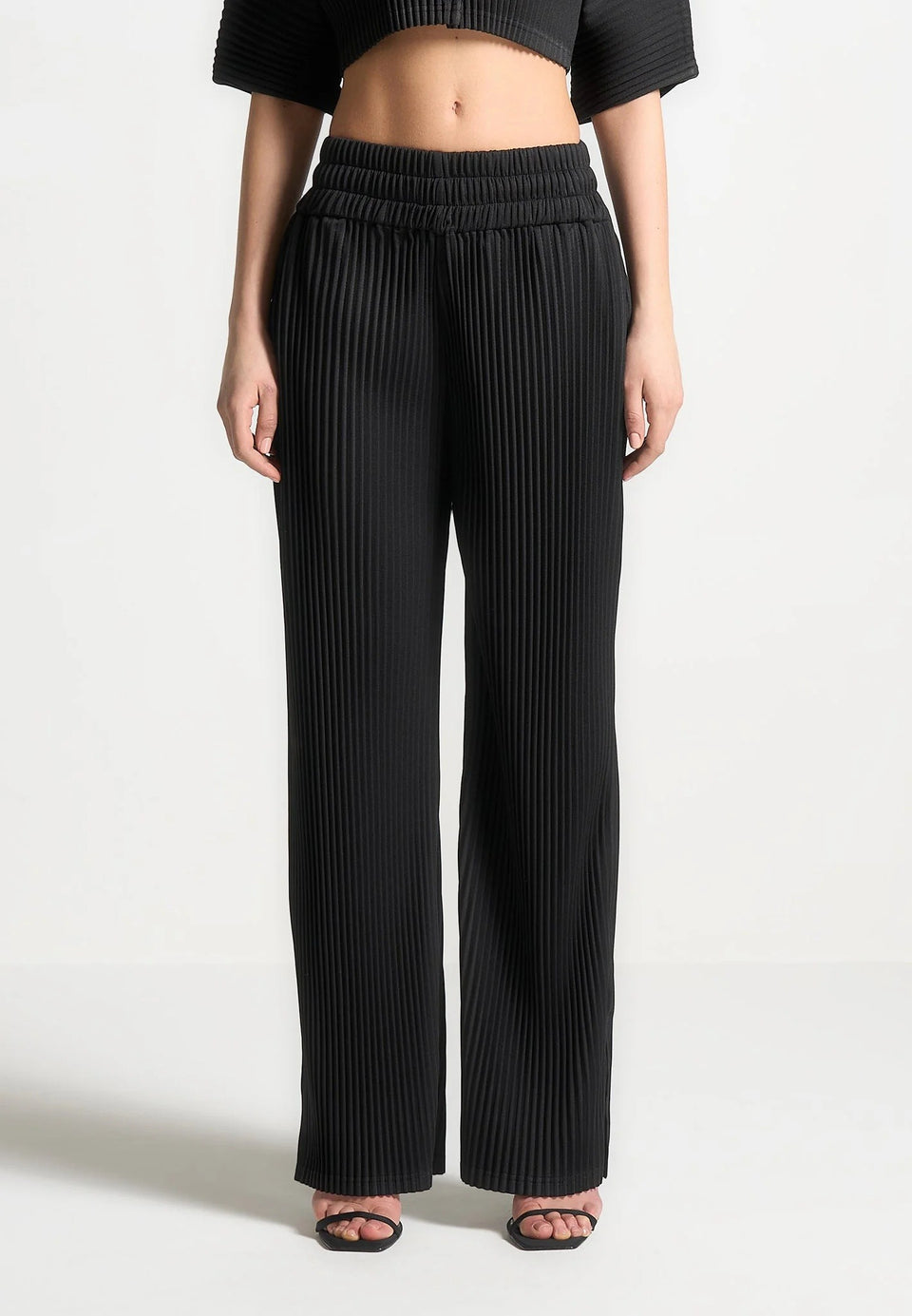 L⁠ila - Pleated Trousers - Black