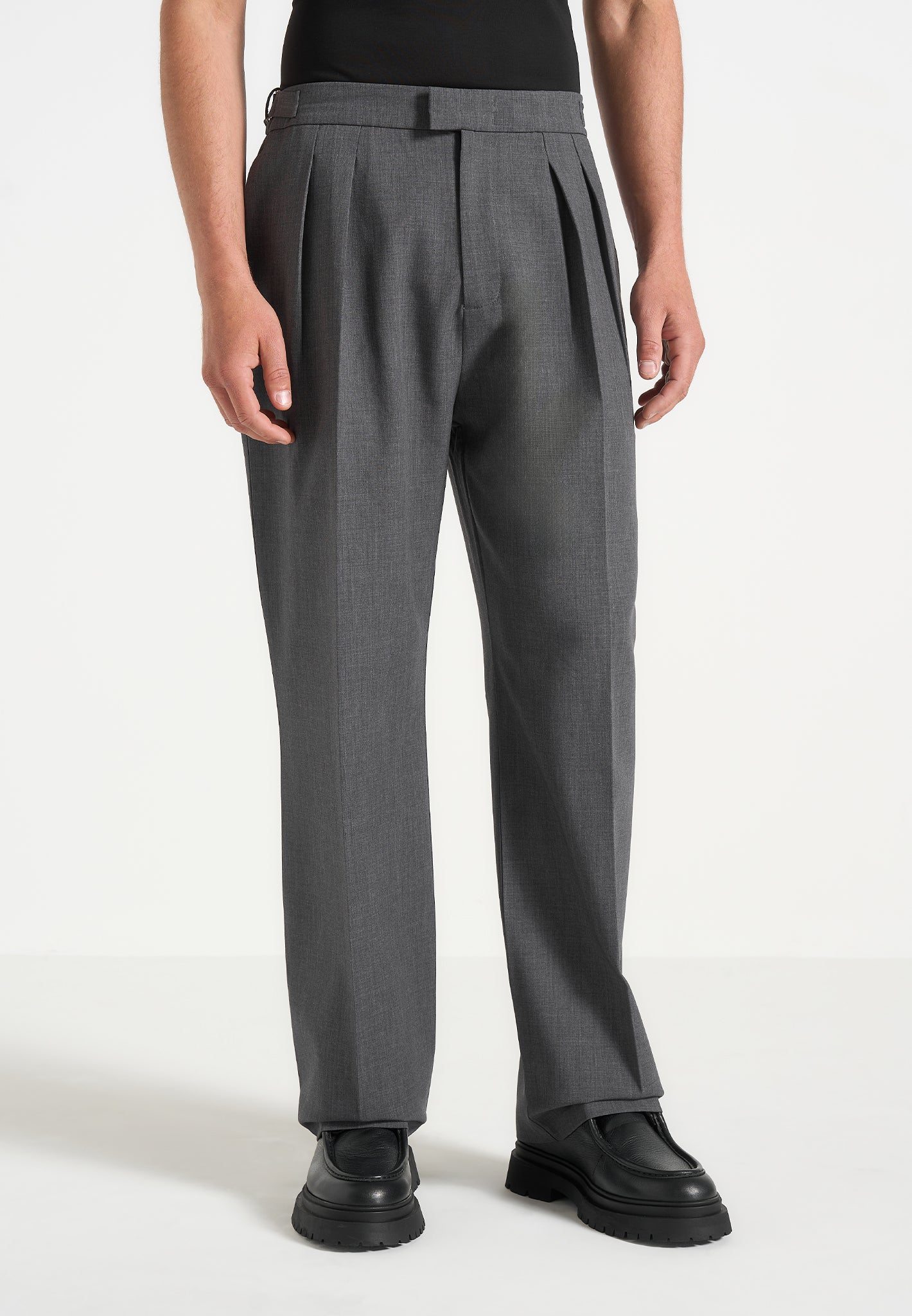 Pierre - Relaxed Fit Hatched Tailored Trousers - Grey