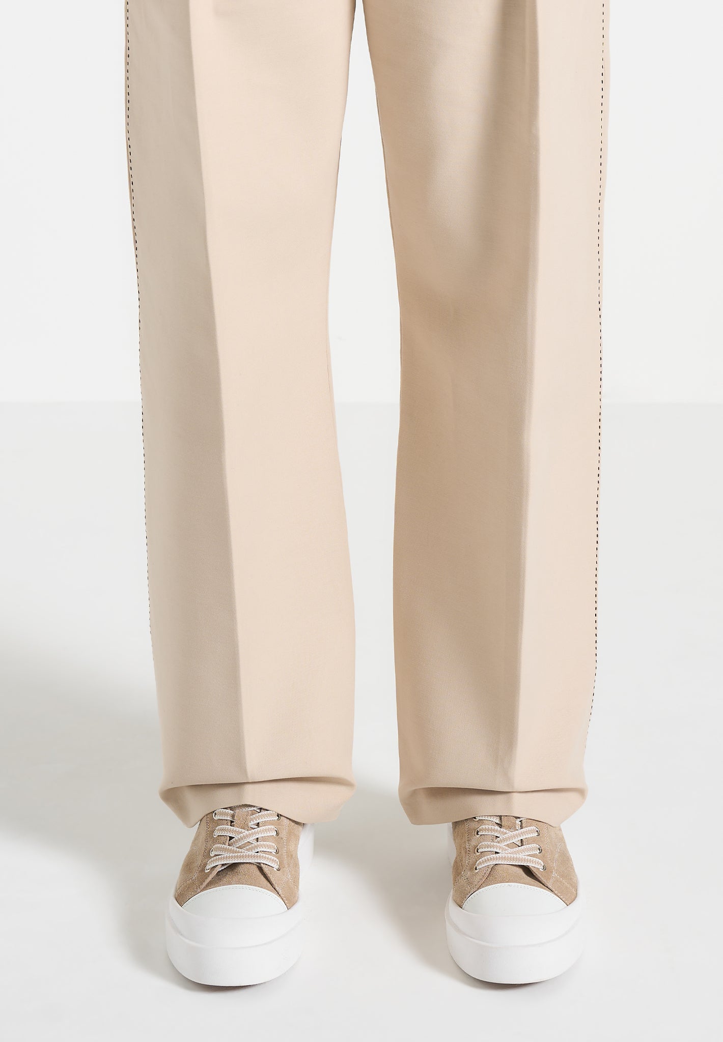 mens-vienna-suede-contrast-stitch-sneaker-beige