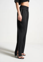 Lila - Pleated Trousers - Black