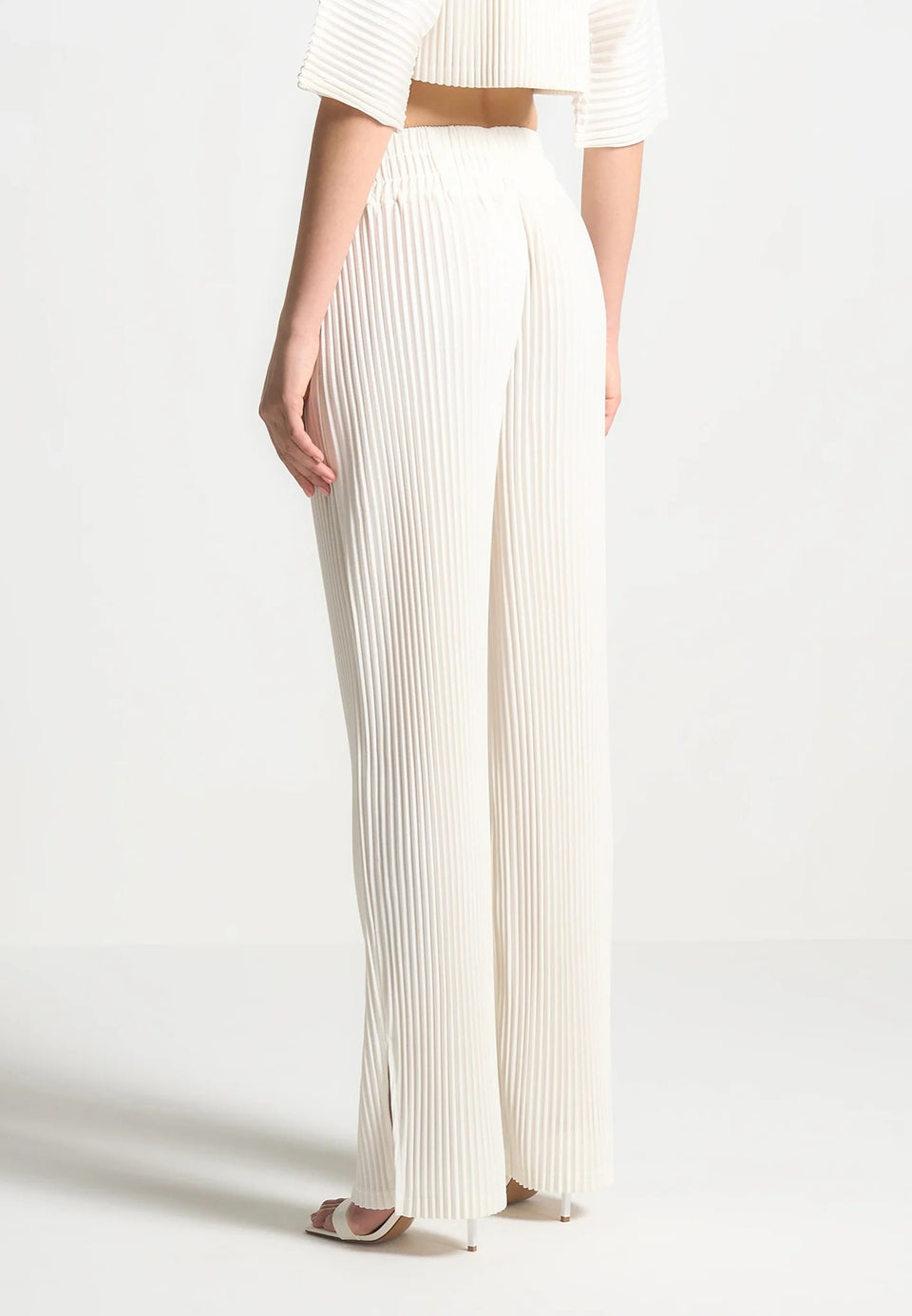 L⁠ila - Pleated Trousers - Off White