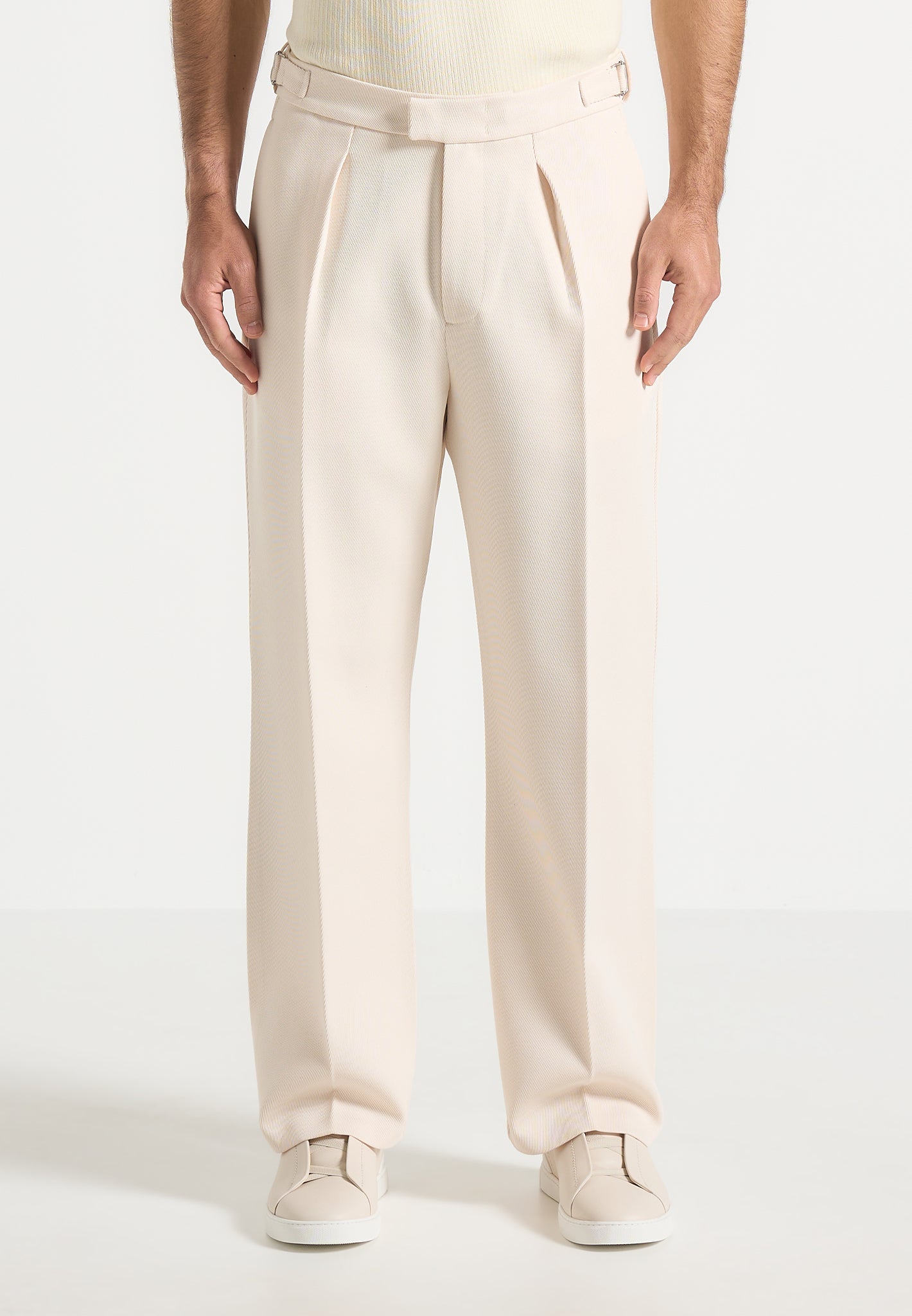 Dorian - Relaxed Fit Twill Pleated Tailored Trousers - Cream