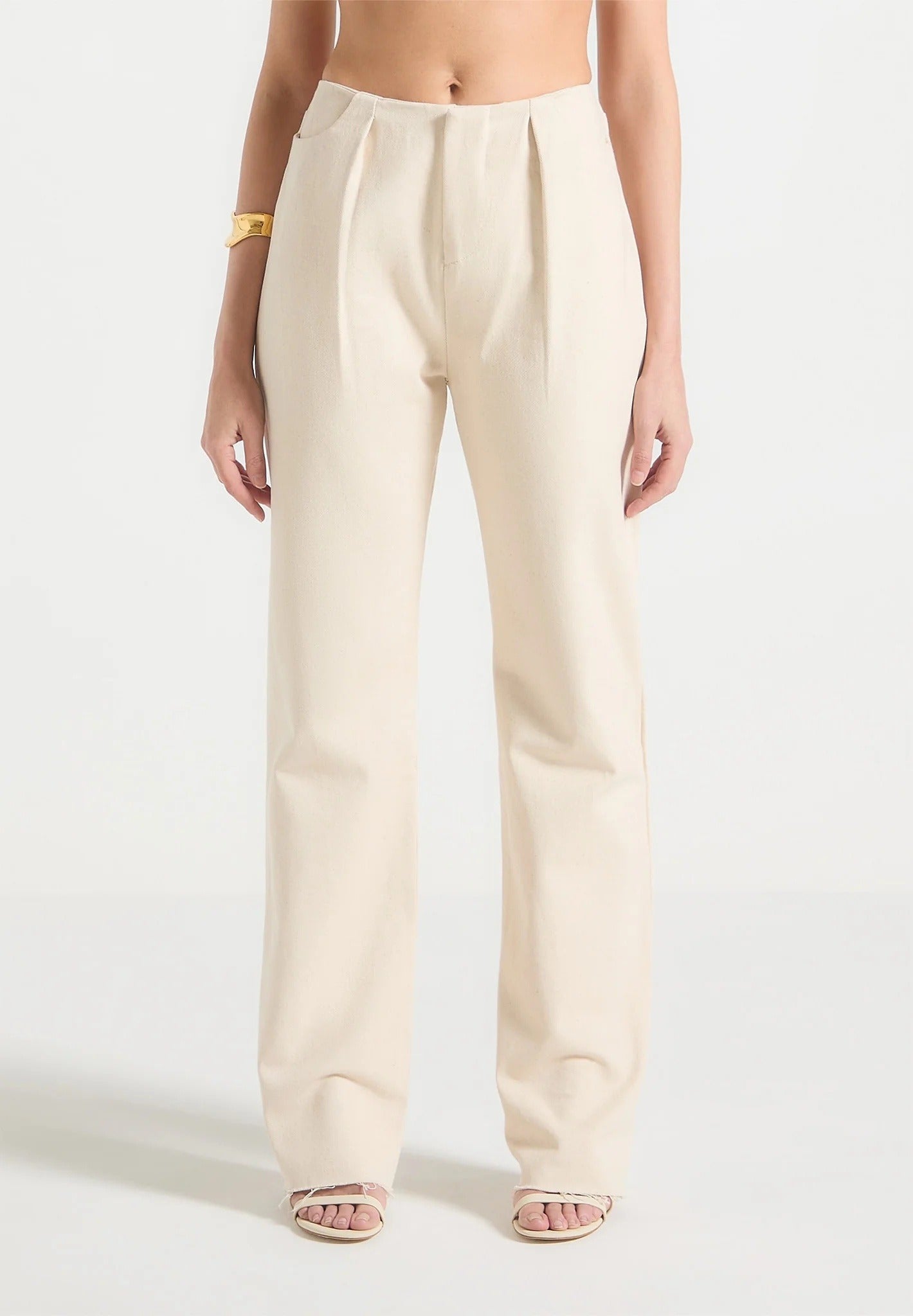 Pleated Mid Rise Straight Leg Jeans - Cream