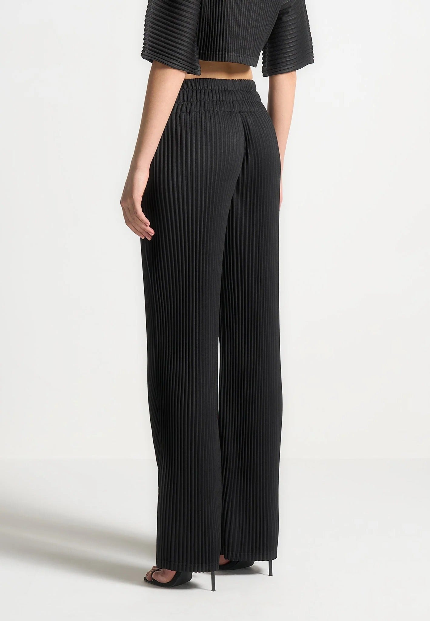 L⁠ila - Pleated Trousers - Black