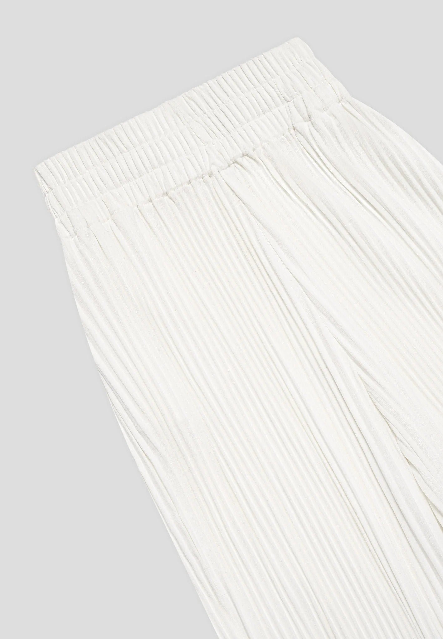 L⁠ila - Pleated Trousers - Off White