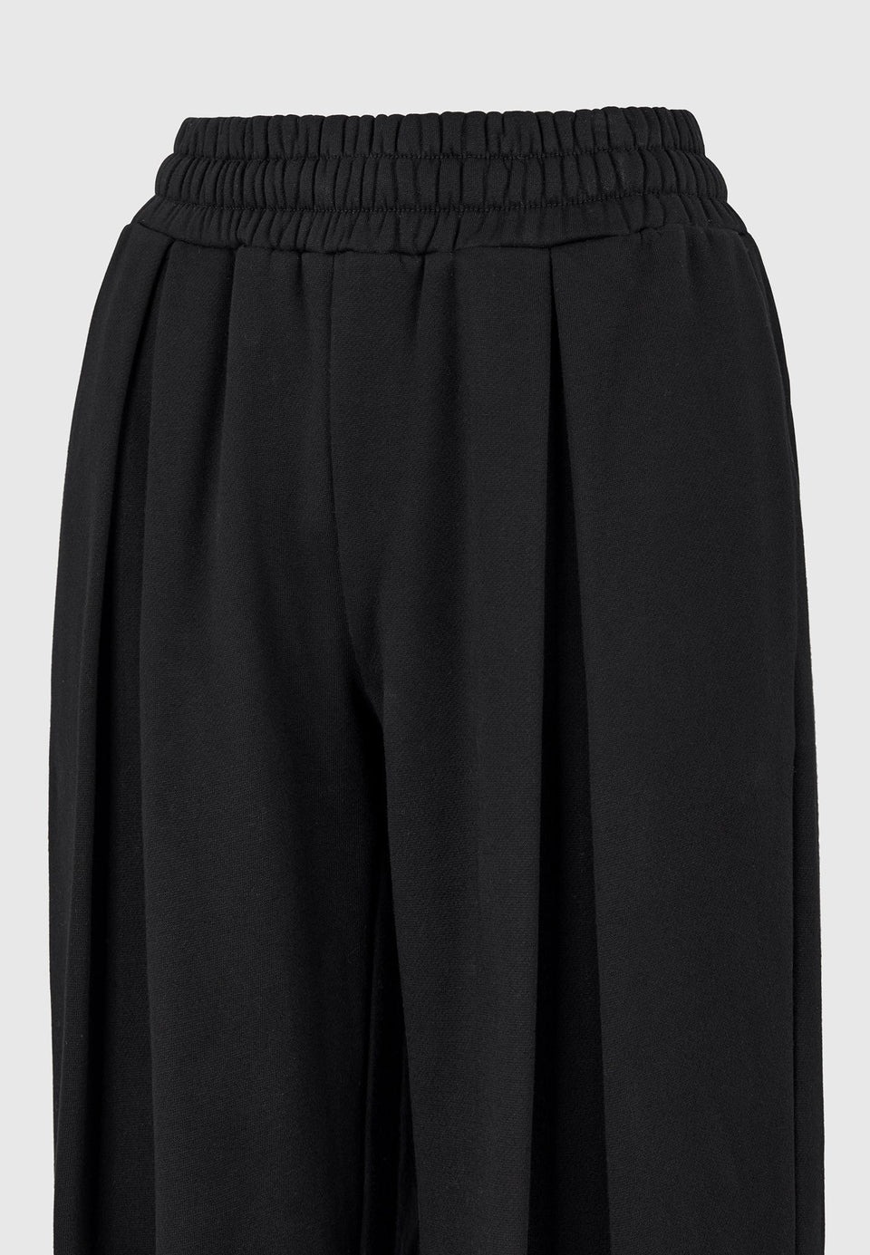 fanny-straight-leg-box-pleat-joggers-black