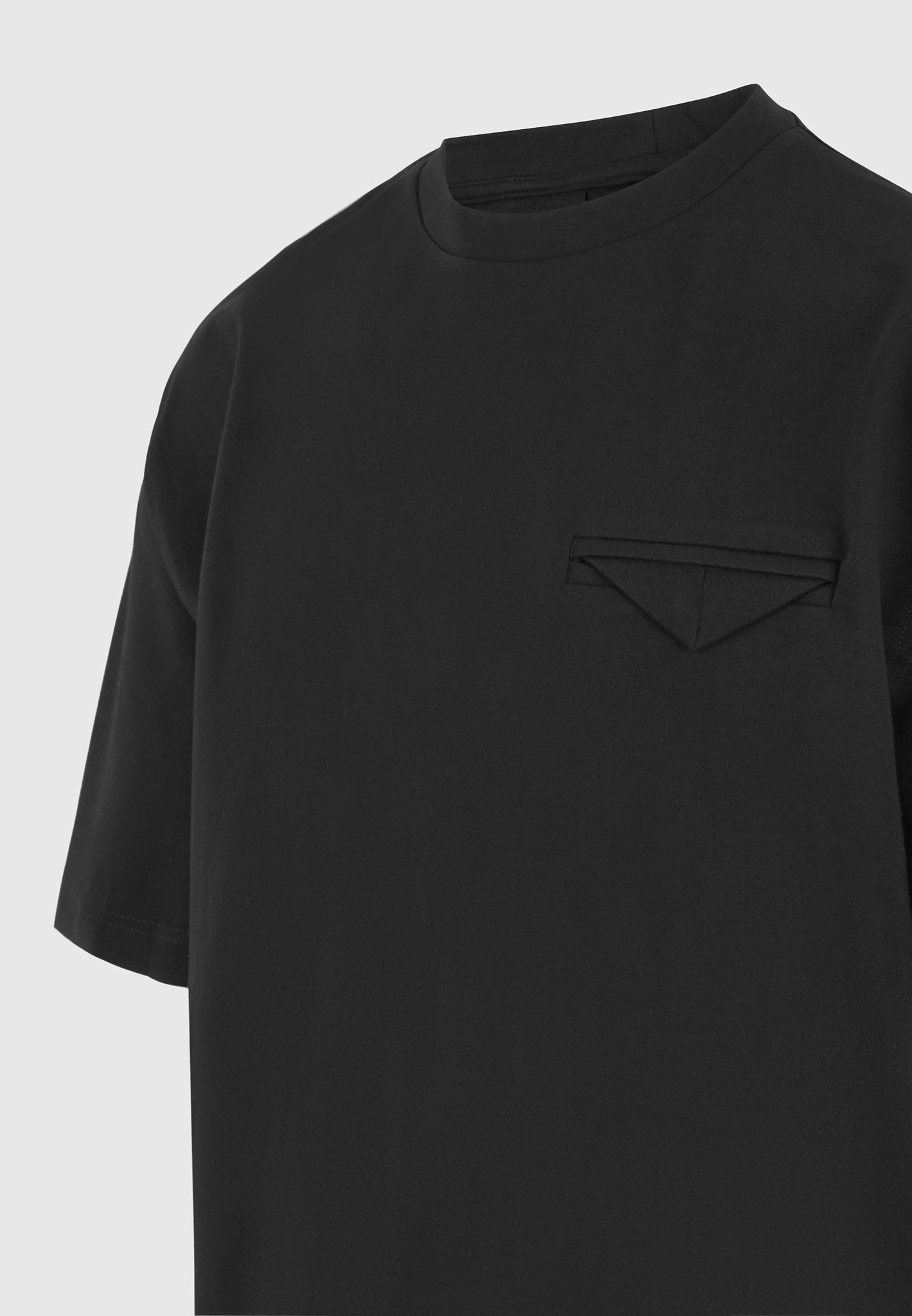 Leon - Boxy Cropped T-Shirt - Black