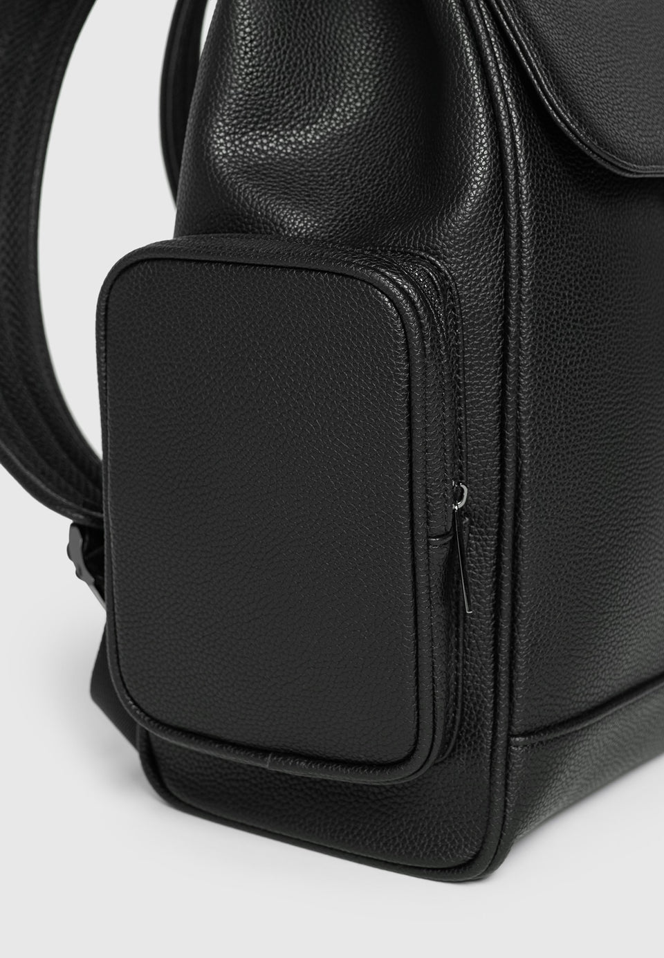 maloe-pebbled-leather-eiffel-clasp-backpack-black