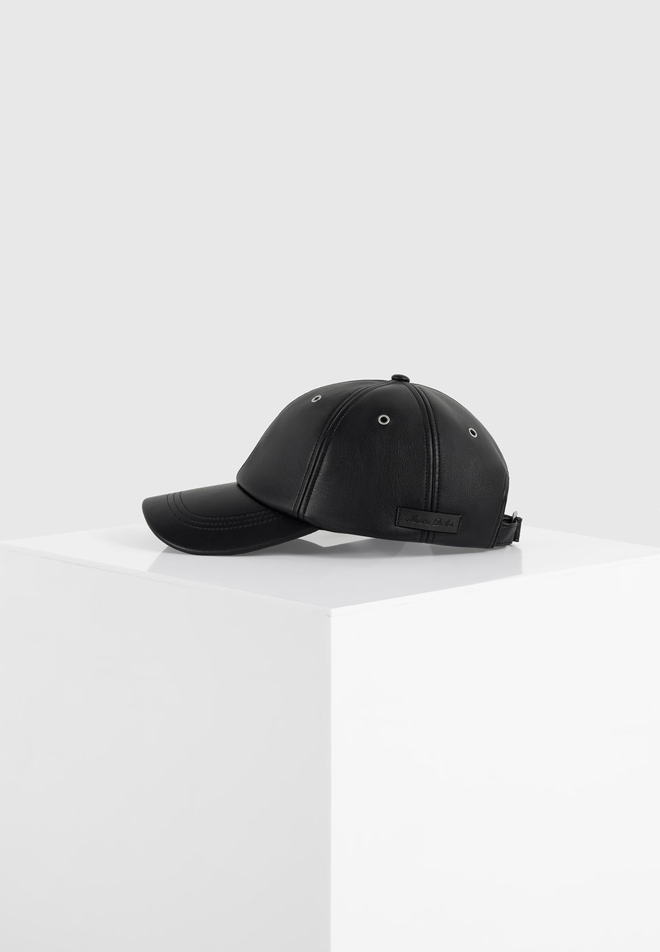Lou - Leather Cap - Black