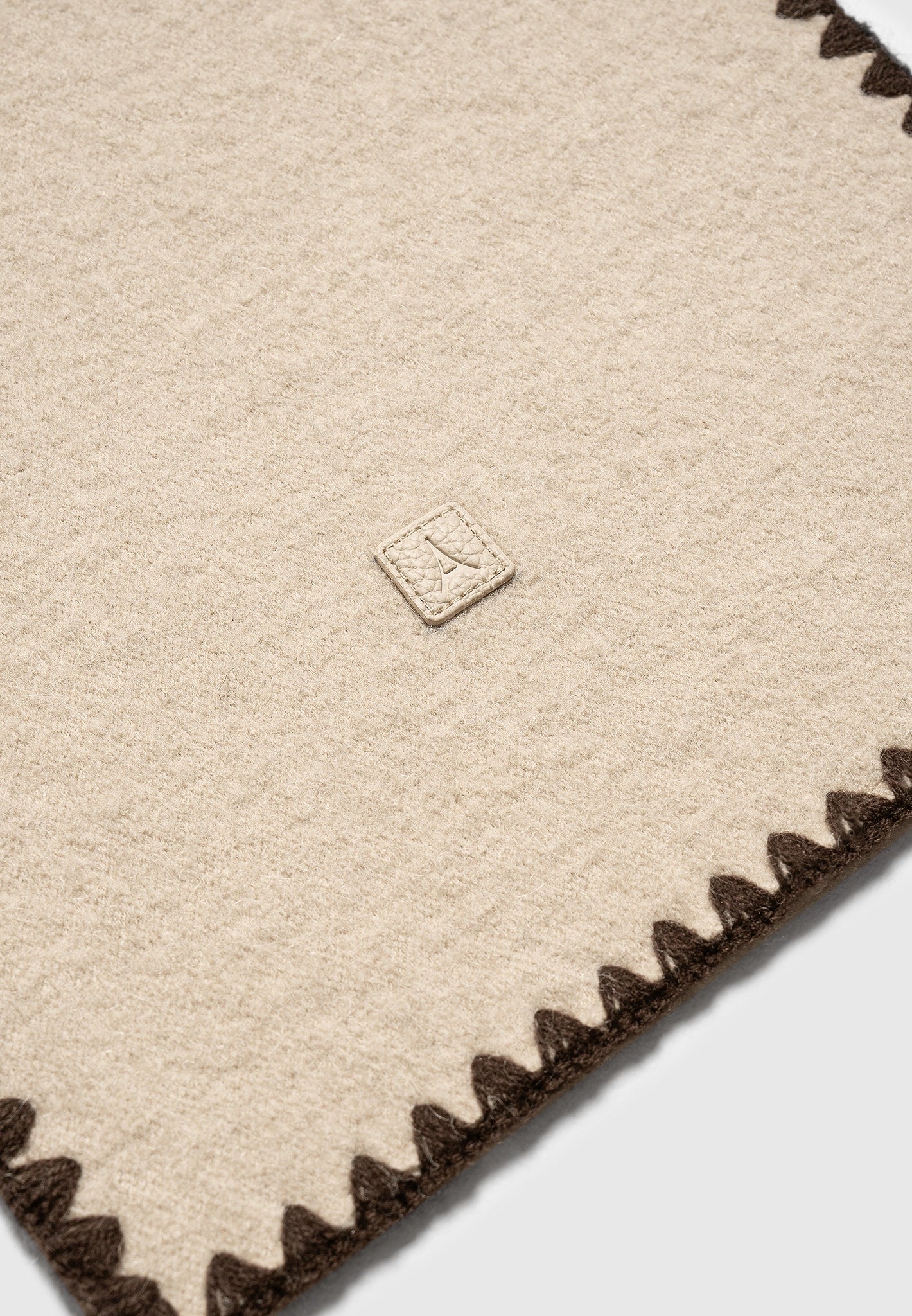 Aube - Blanket Stitch Wool Scarf - Taupe