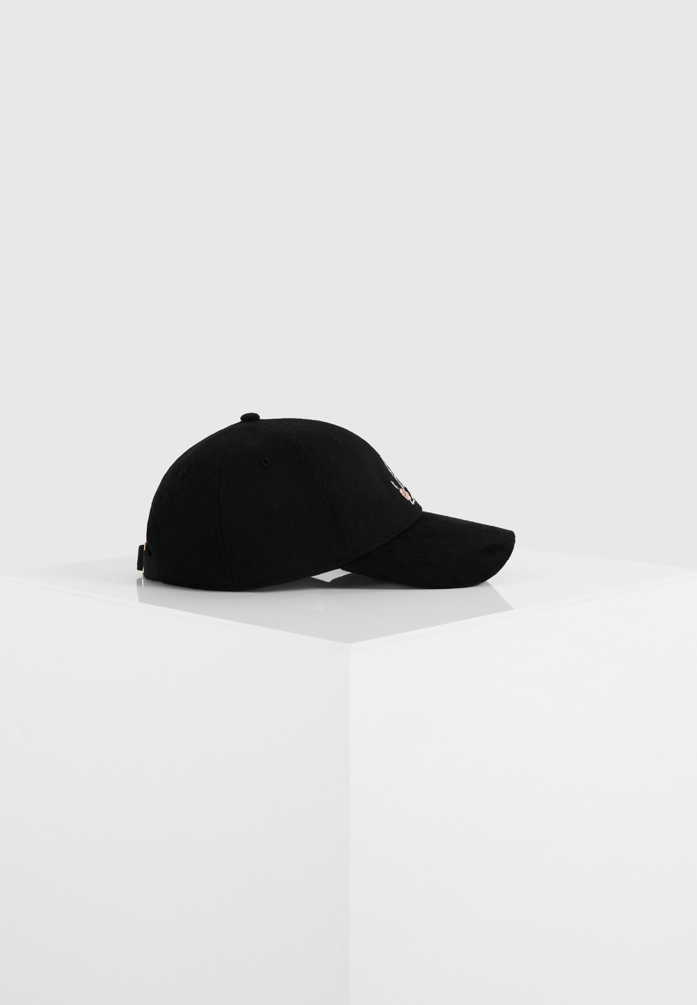 floral-eiffel-suede-contrast-cap-black