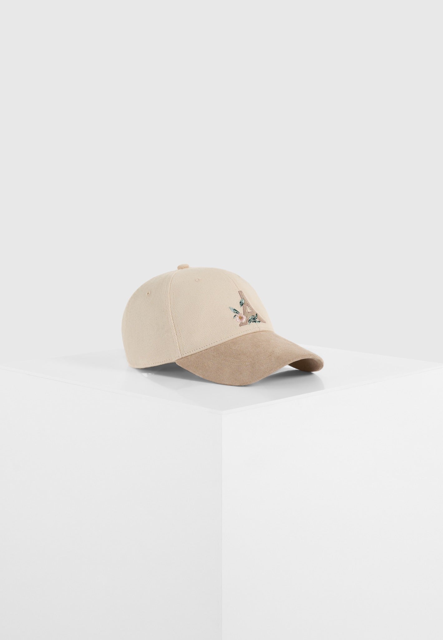 floral-eiffel-suede-contrast-cap-beige
