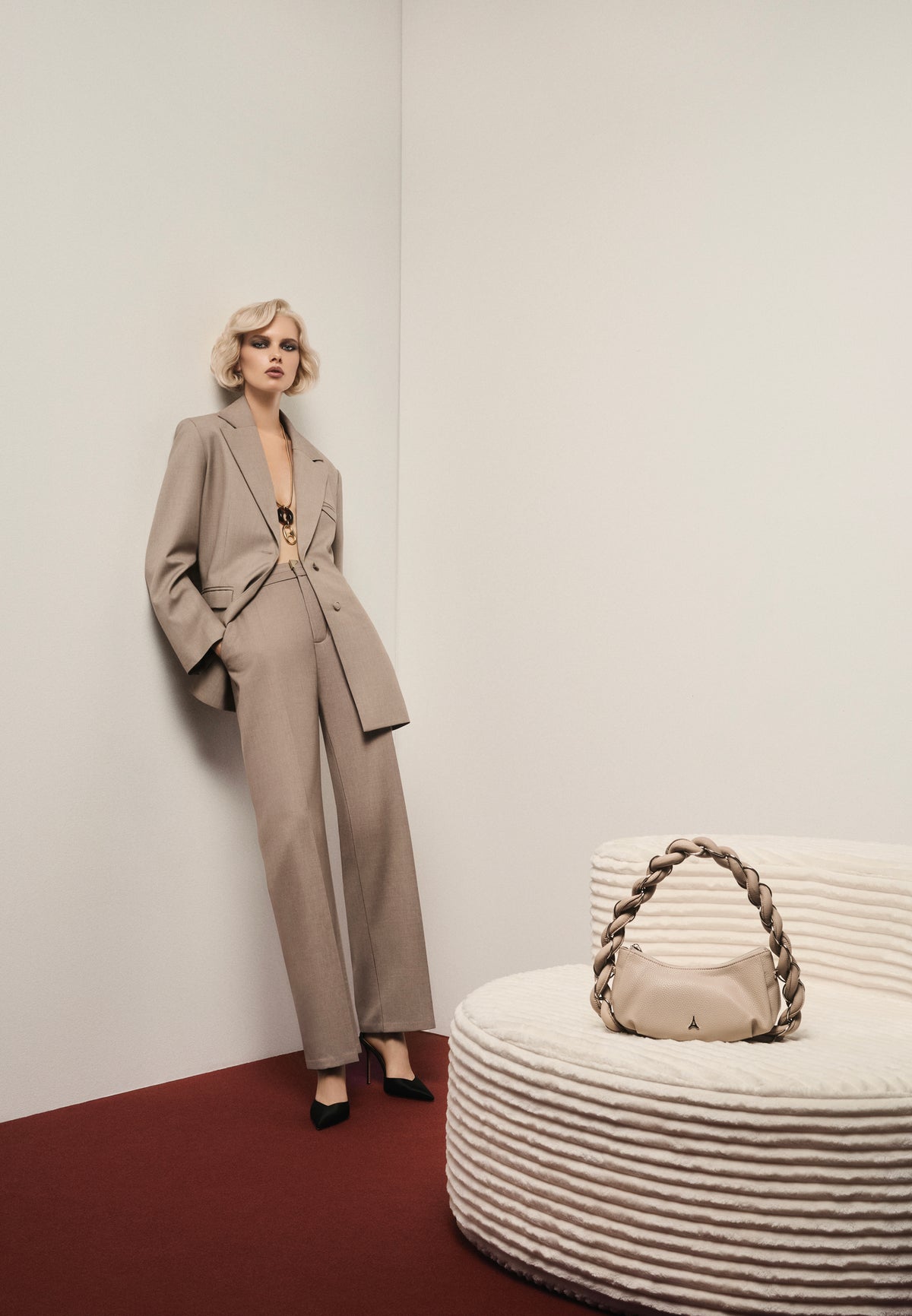 Harriet - Oversized Open Back Tailored Blazer - Taupe