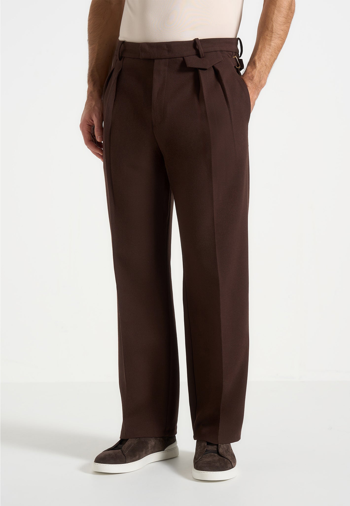 Pierre - Relaxed Fit Pleated Tailored Trousers - Brown
