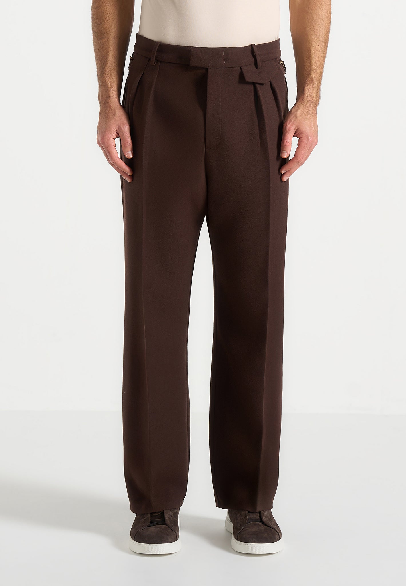 Pierre - Relaxed Fit Pleated Tailored Trousers - Brown 