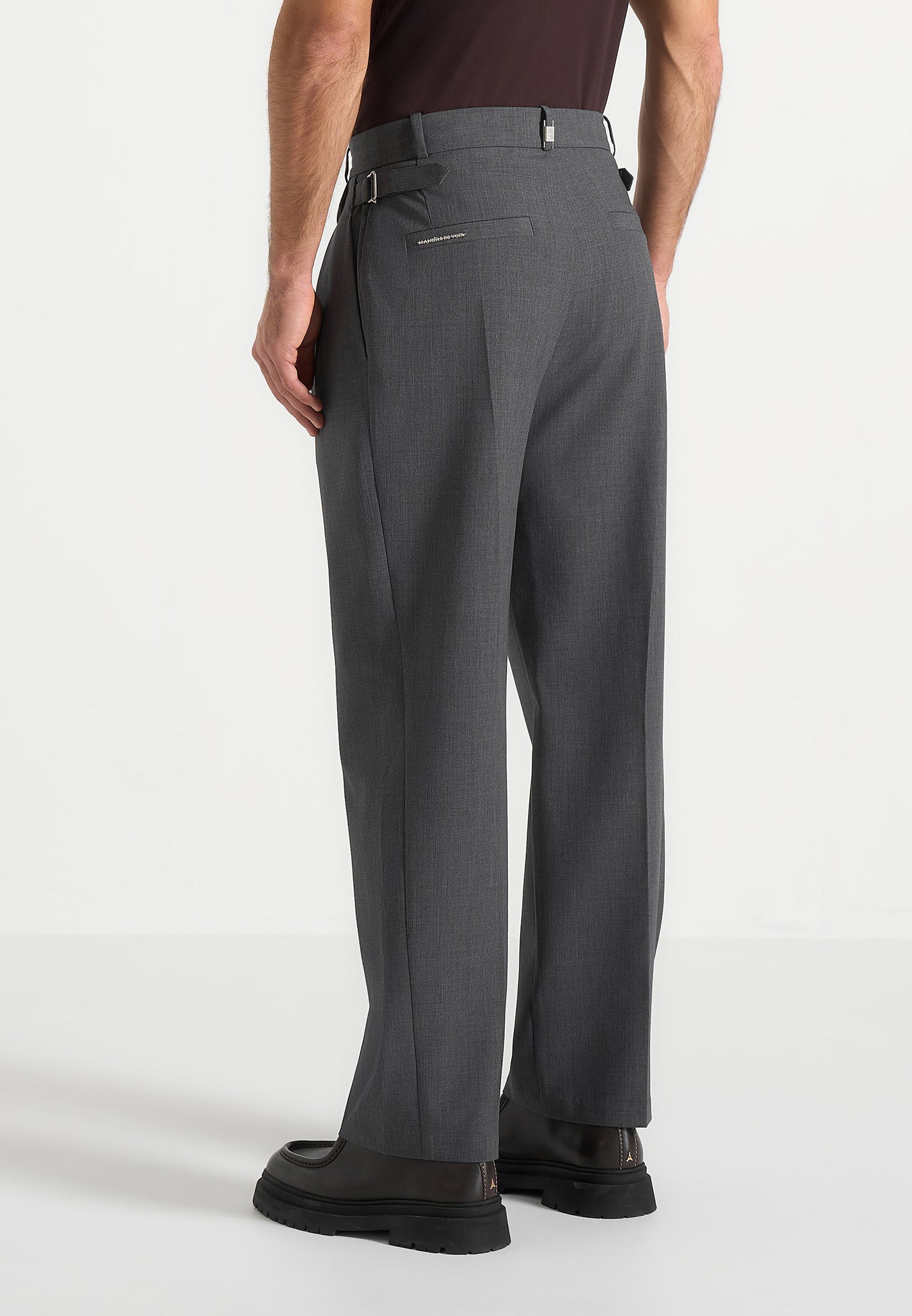 Pierre - Relaxed Fit Pleated Tailored Trousers - Grey