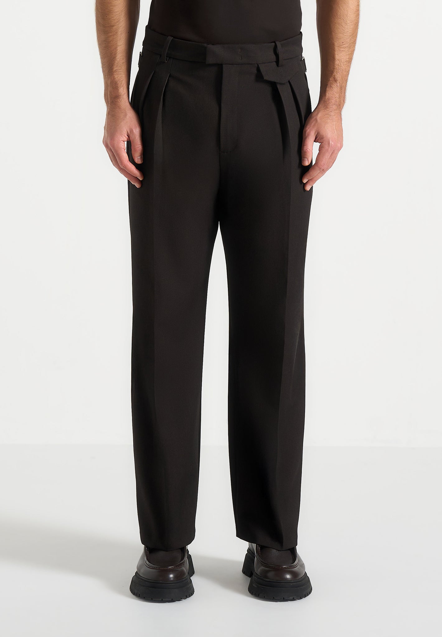 Pierre - Relaxed Fit Pleated Tailored Trousers - Dark Brown 