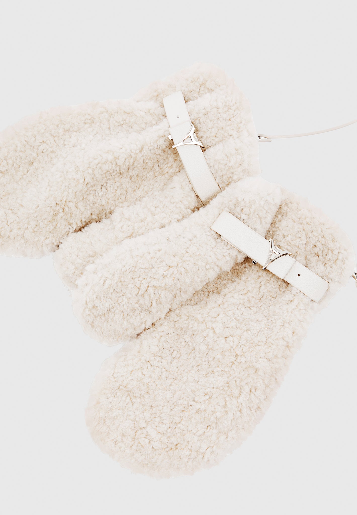 eiffel-plush-mittens-beige