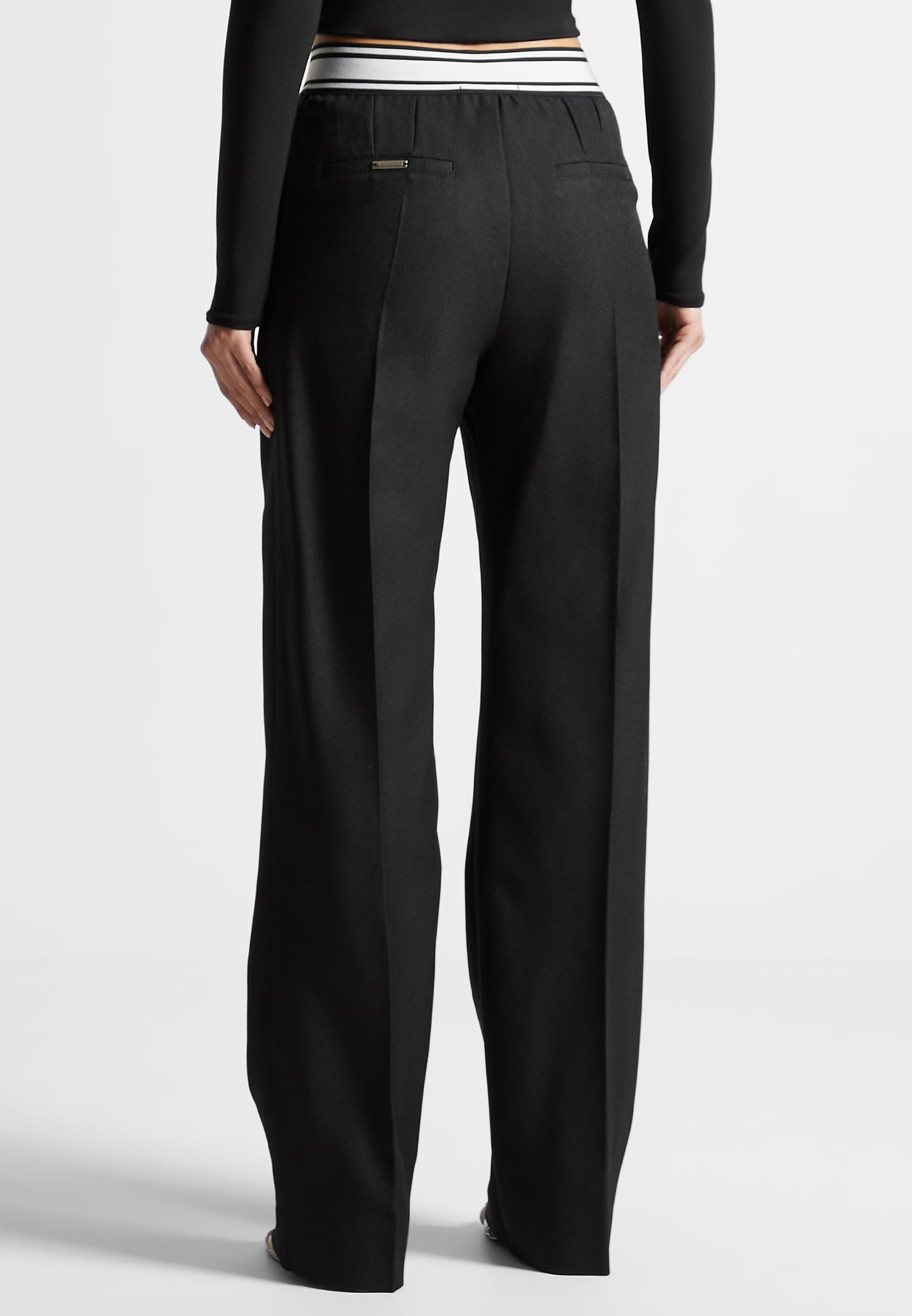 elasticated-signature-pleated-trousers-black