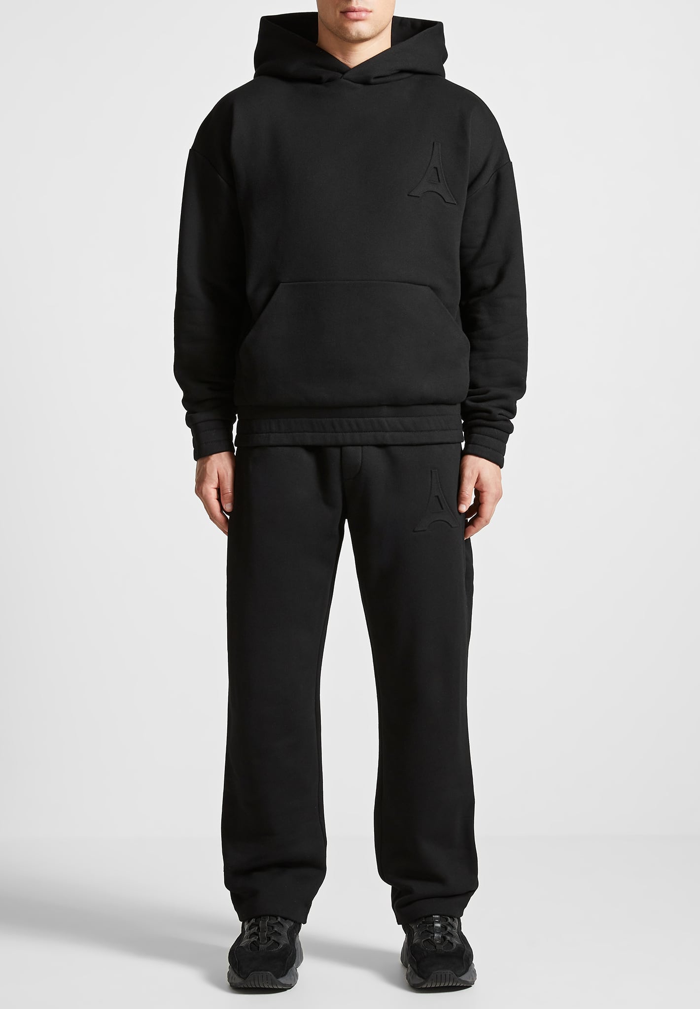 eternel-eiffel-embossed-joggers-black