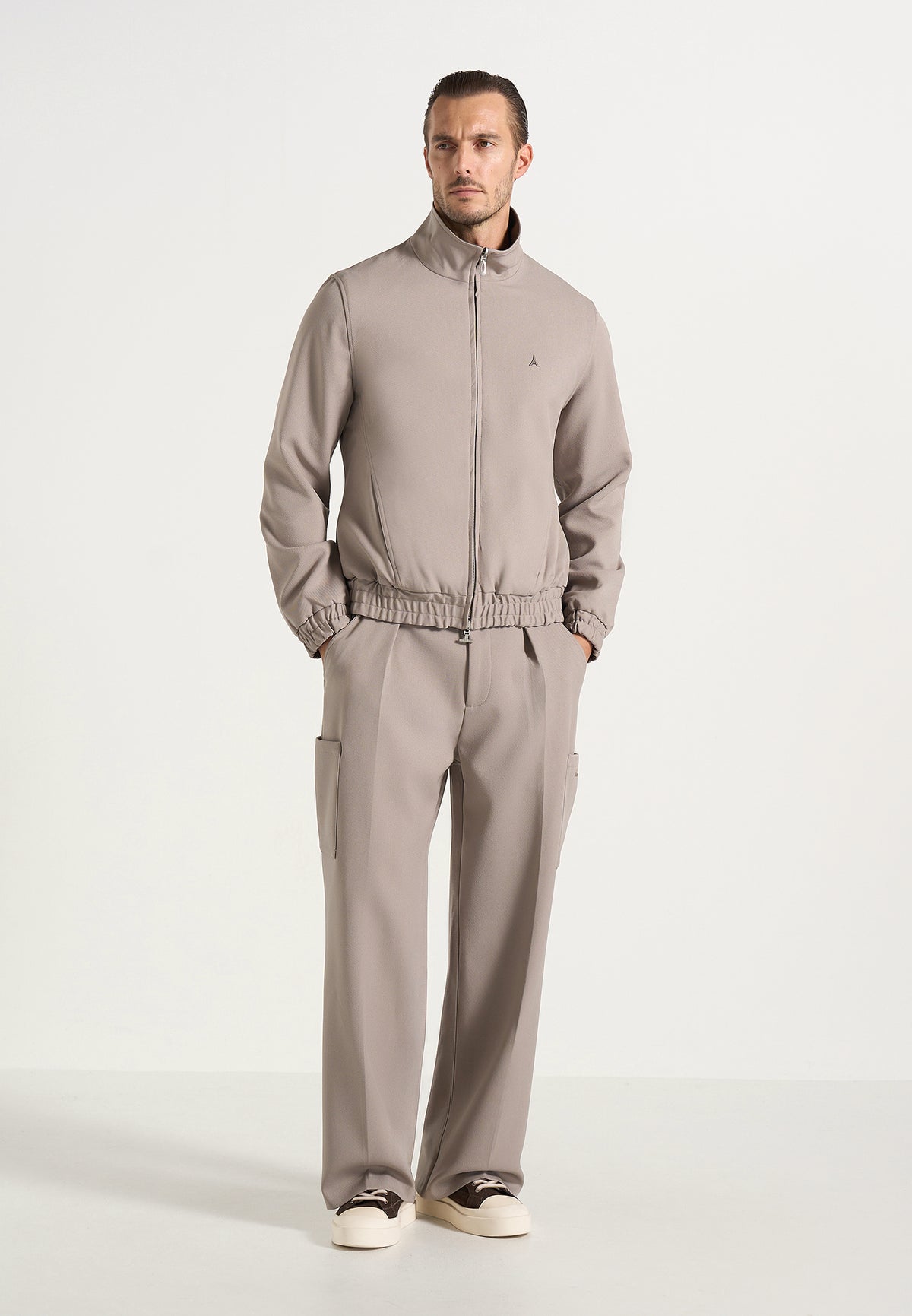 Luca - Relaxed Fit Pleated Pocket Trousers - Mushroom