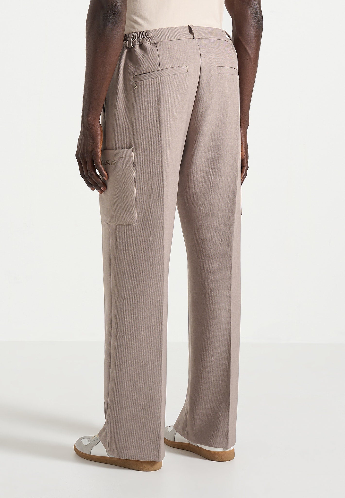Luca - Relaxed Fit Pleated Pocket Trousers - Mushroom