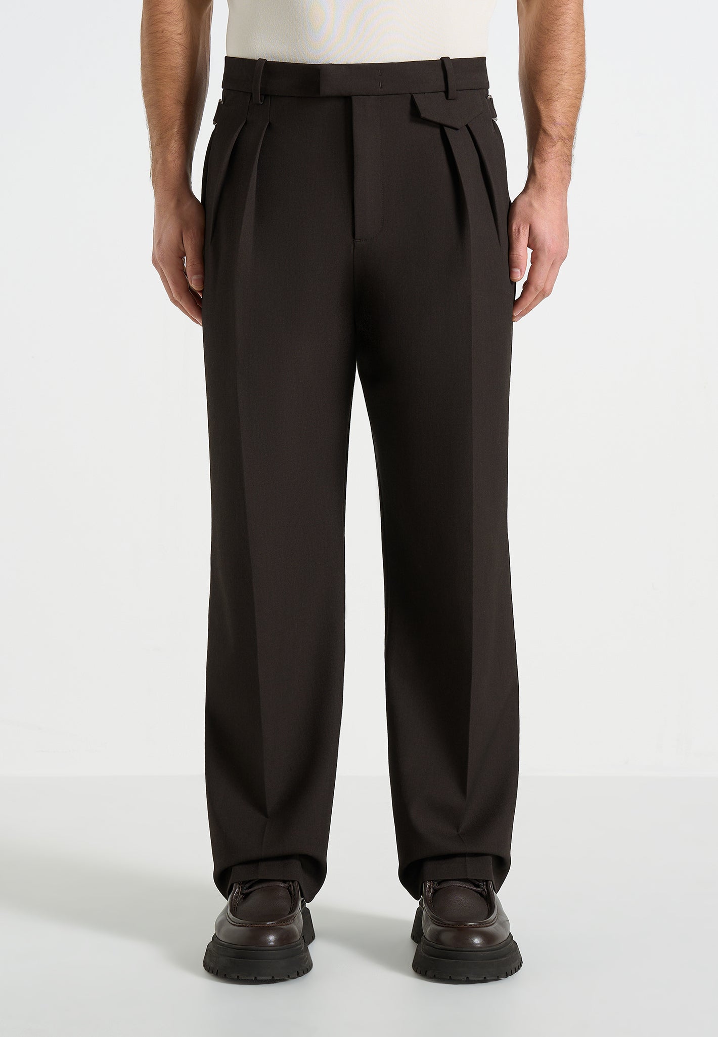 Pierre - Relaxed Fit Pleated Tailored Trousers - Dark Brown 