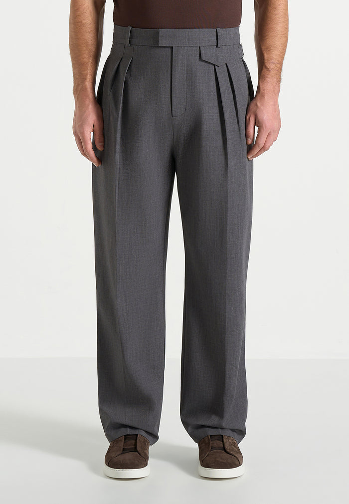 Pierre - Relaxed Fit Pleated Tailored Trousers - Grey