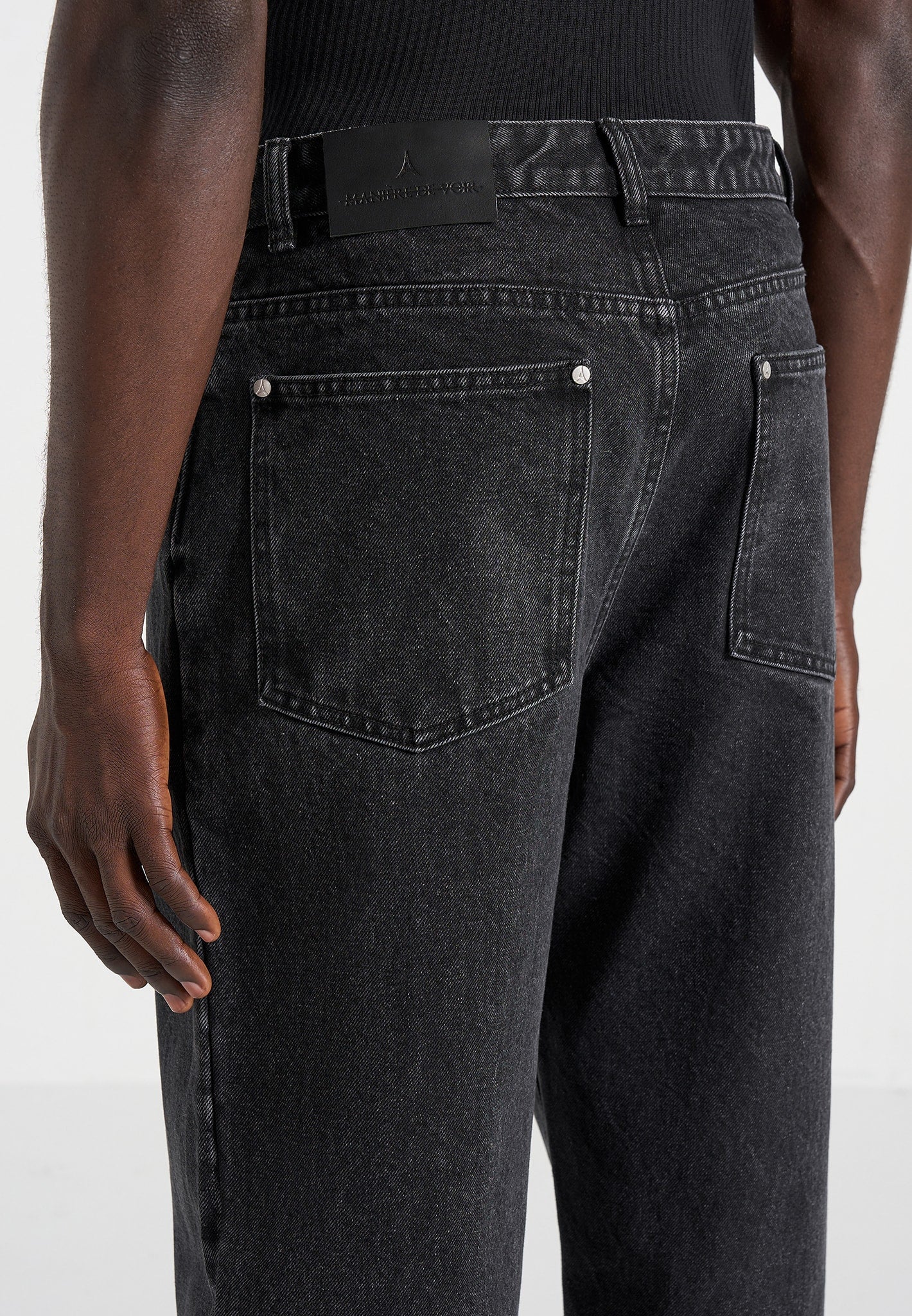 DN002 - Relaxed Fit Jeans - Black