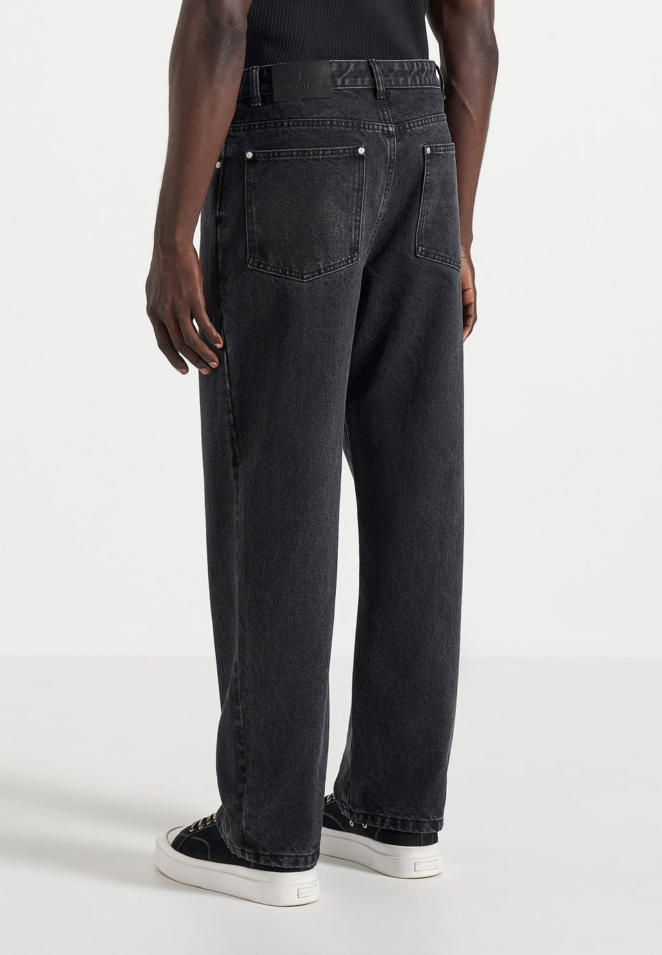 dn002-relaxed-fit-denim-jeans-black