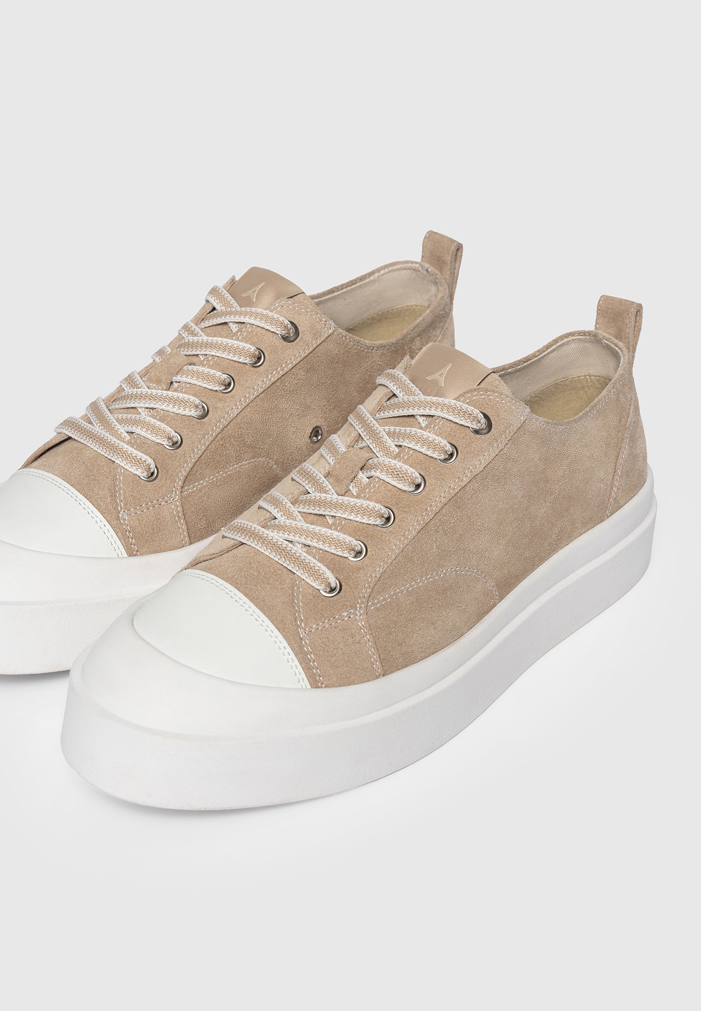 mens-vienna-suede-contrast-stitch-sneaker-beige