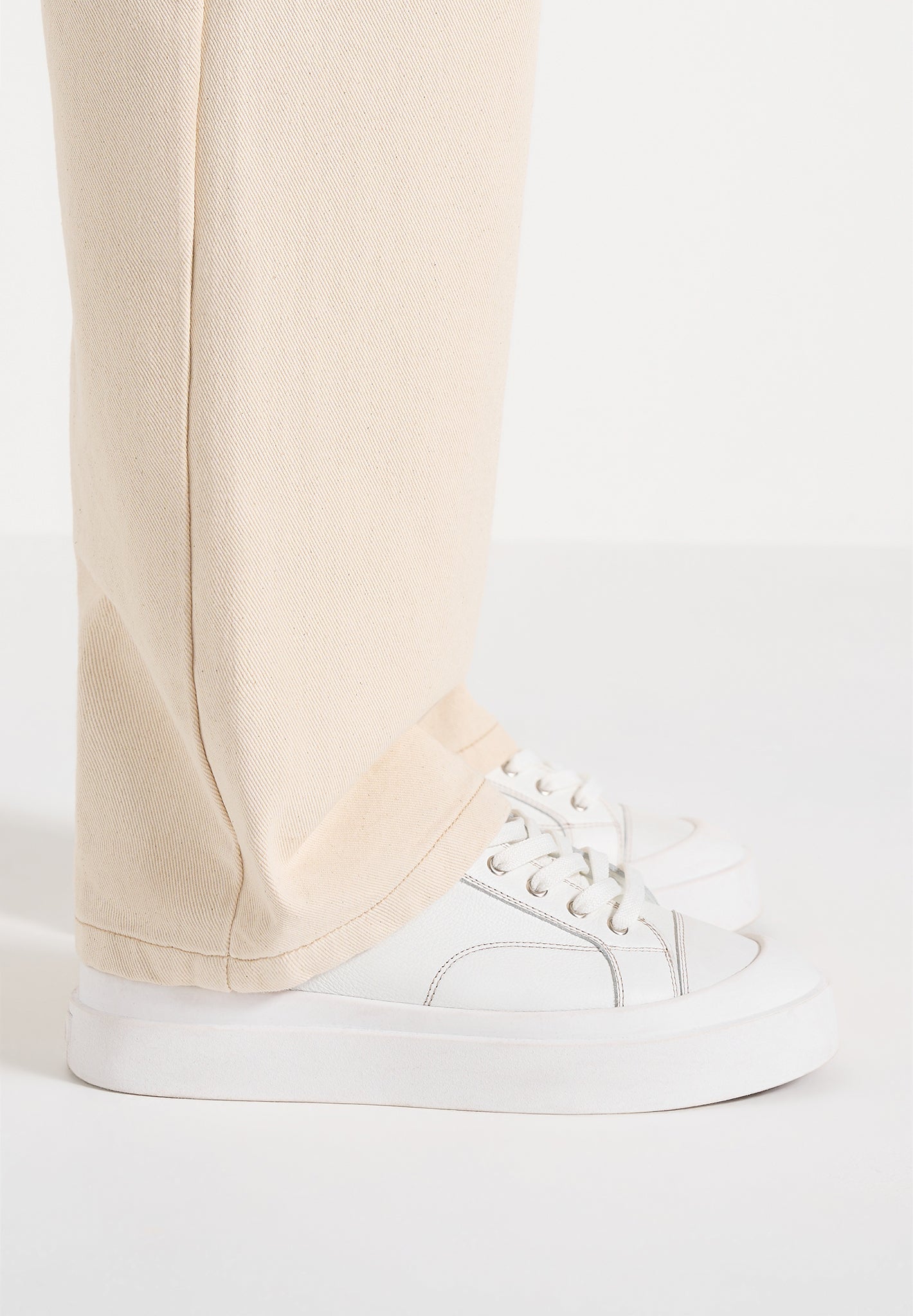 Vienna - Leather Contrast Stitch Sneakers - White