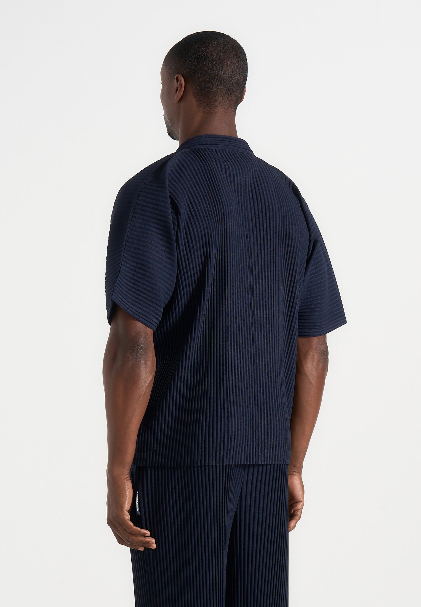 justin-pleated-boxy-shirt-navy