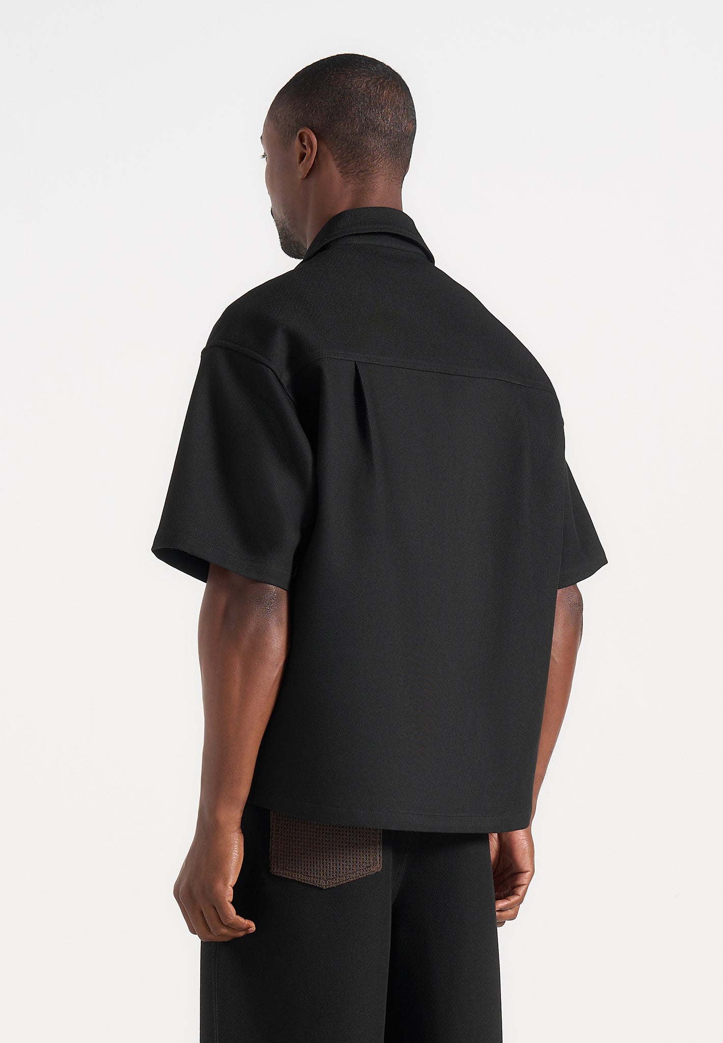 brook-unisex-signature-twill-boxy-shirt-black