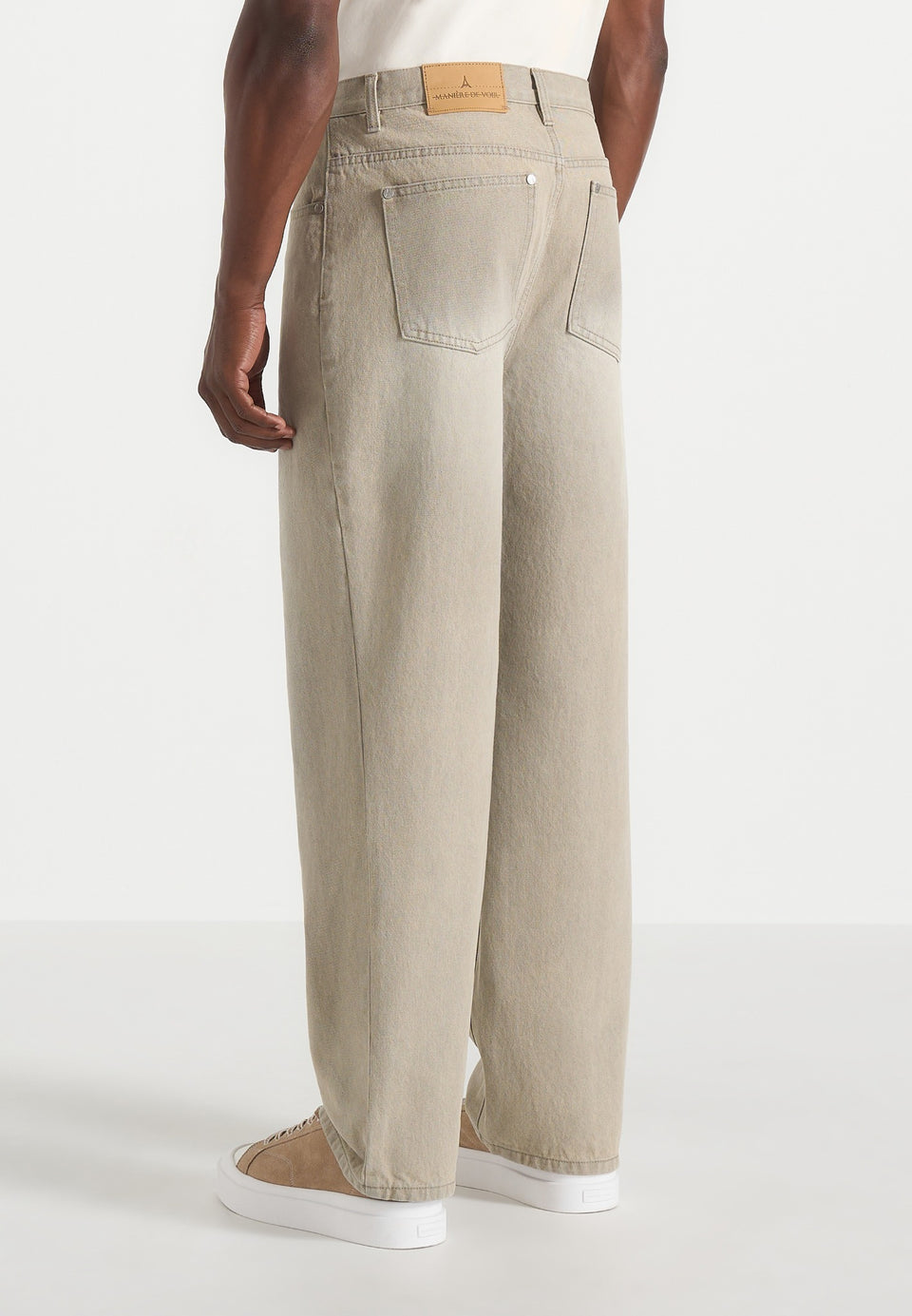 dn002-relaxed-fit-denim-jeans-beige