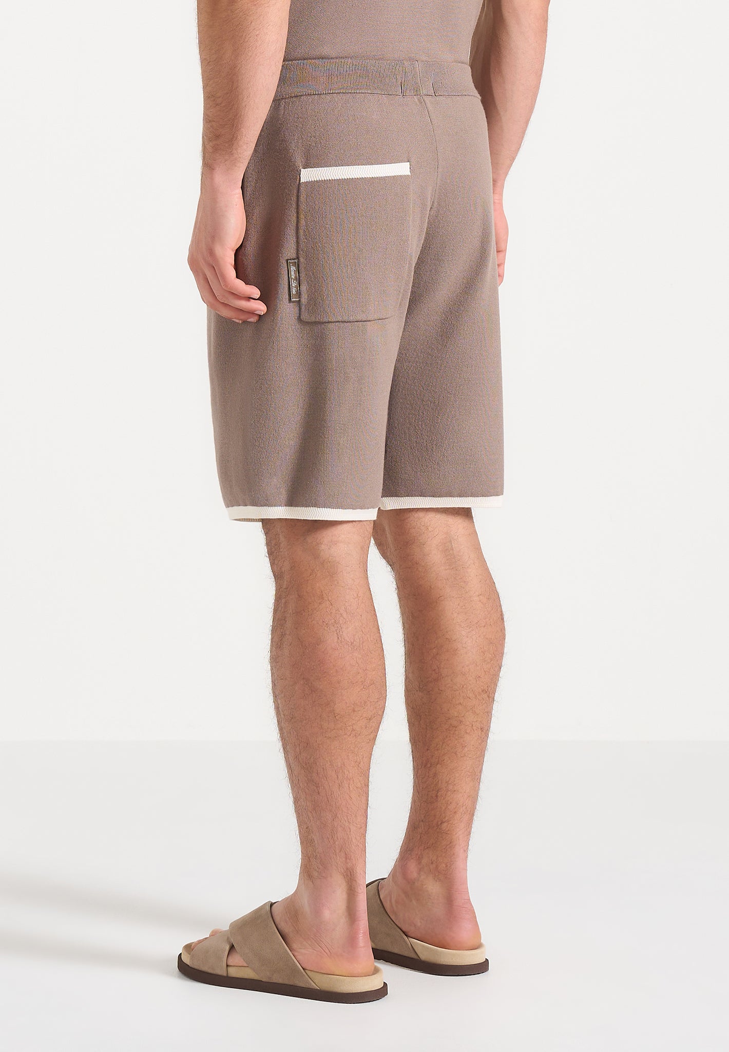 regis-contrast-detail-knit-shorts-mushroom
