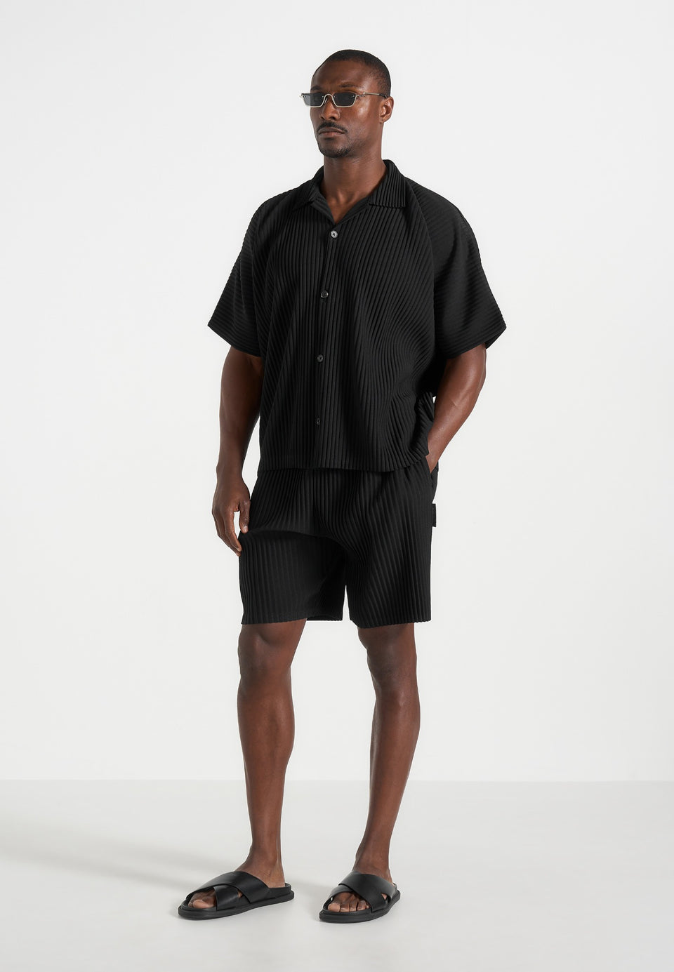 justin-pleated-boxy-shirt-black