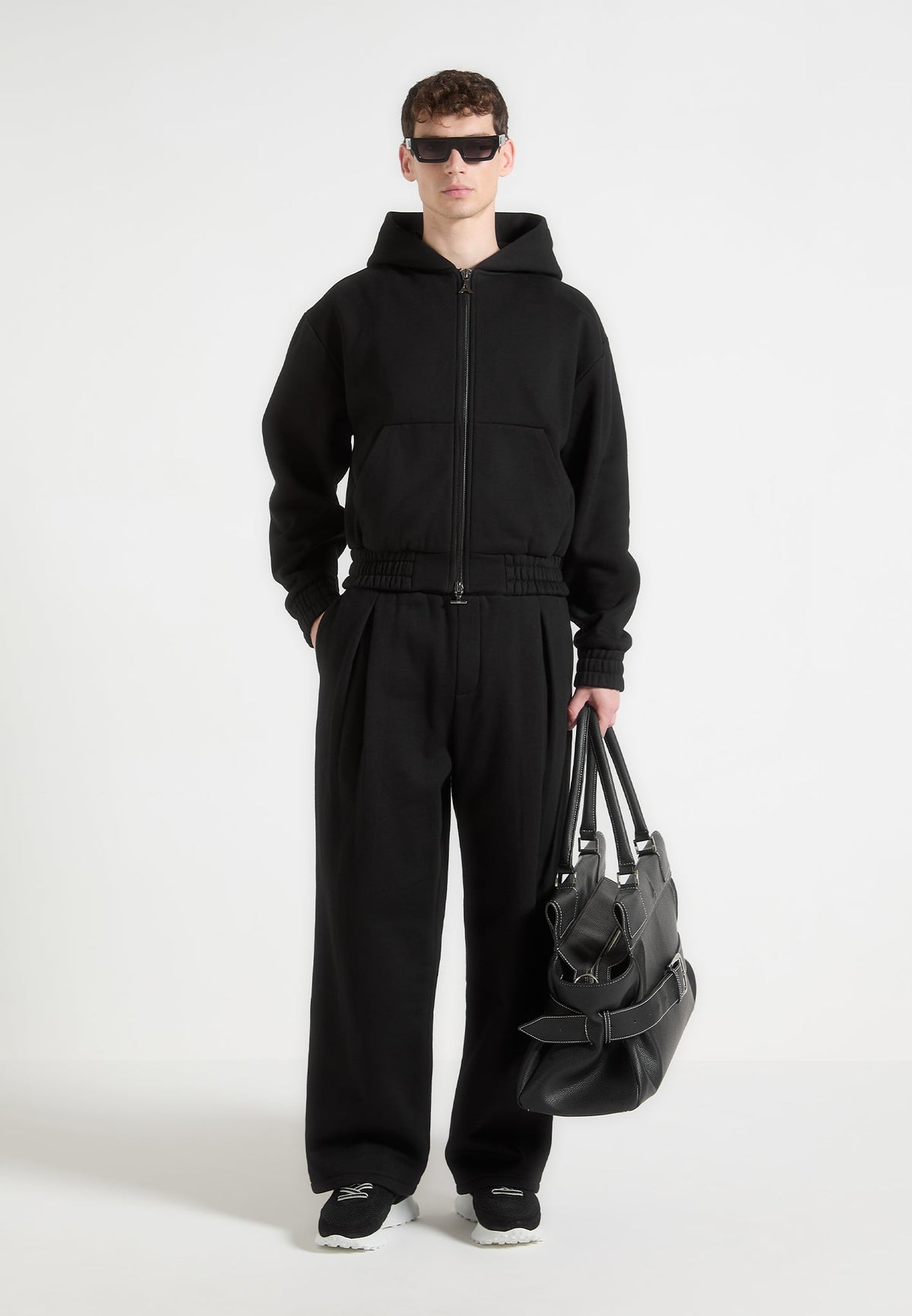 Cyril - Box Pleated Relaxed Jogger - Black