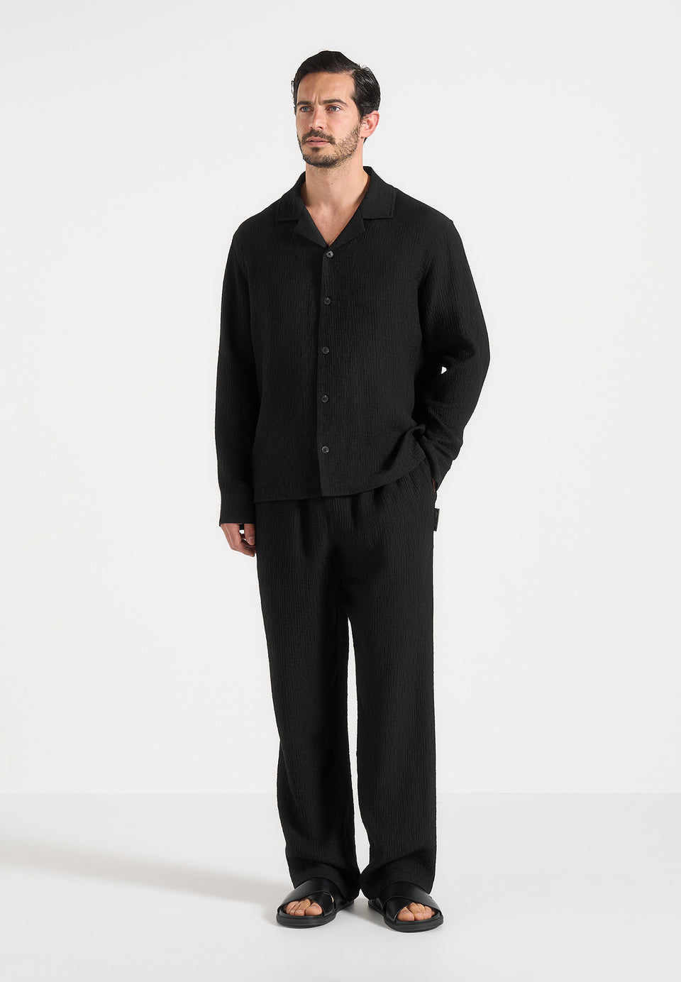 addison-unisex-textured-relaxed-fit-trousers-black